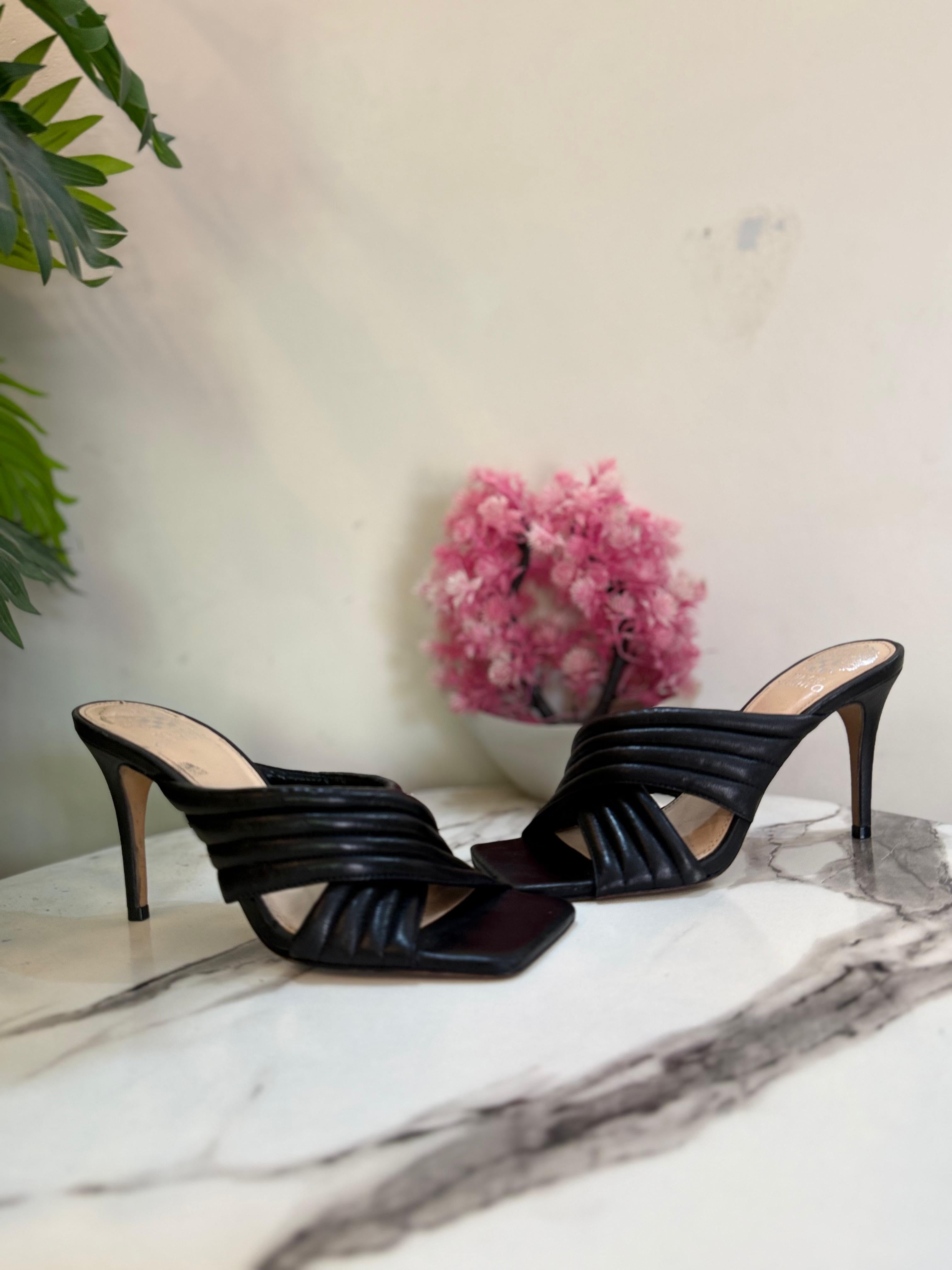 Vince camuto