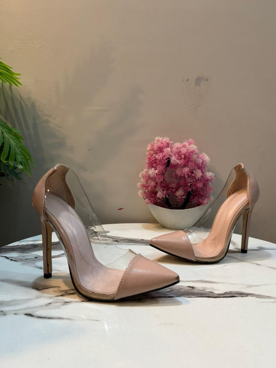 Nude pinktransparenr coat shoes