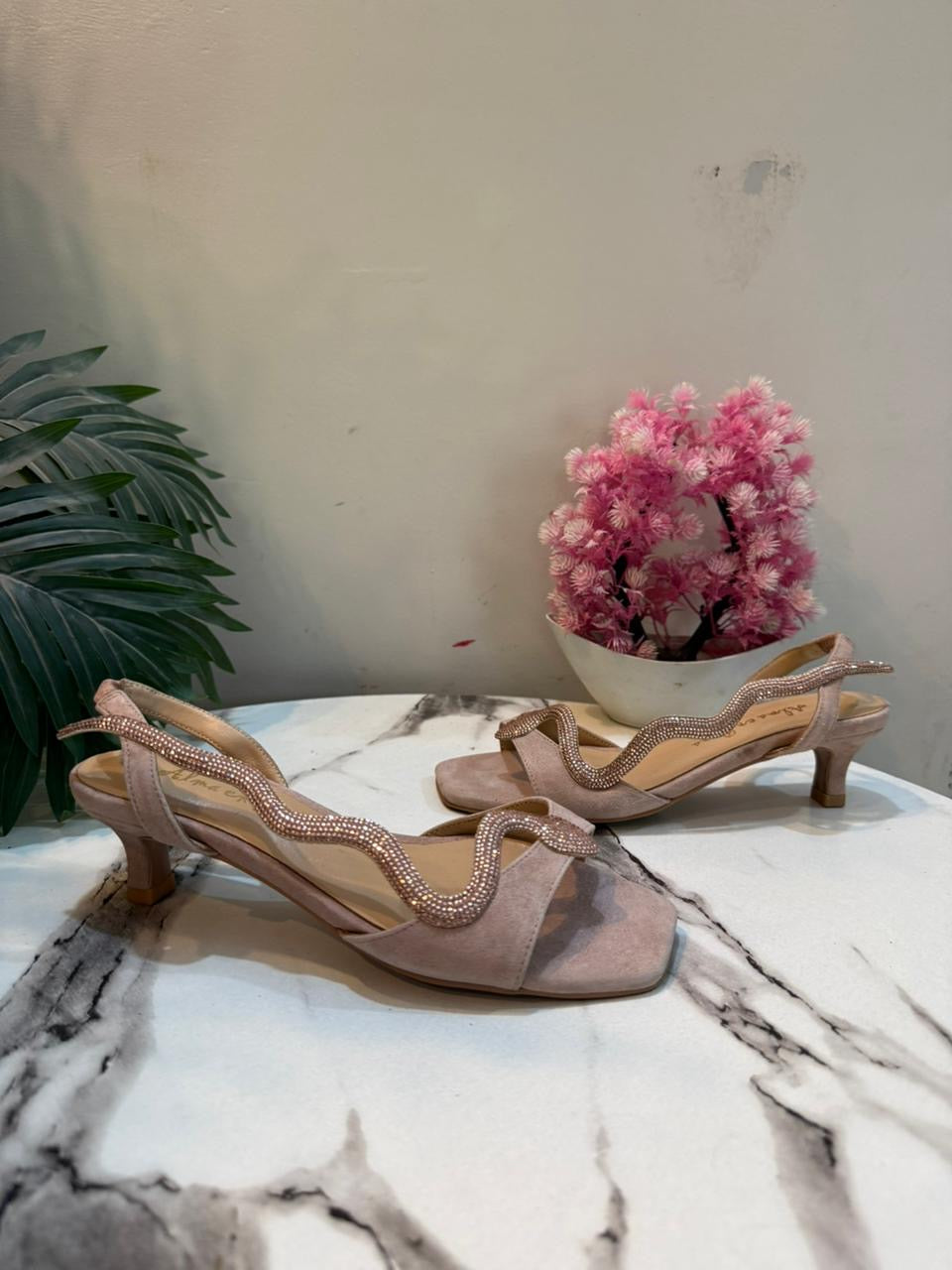 Nude pink kitten heel (Almaen Pena)