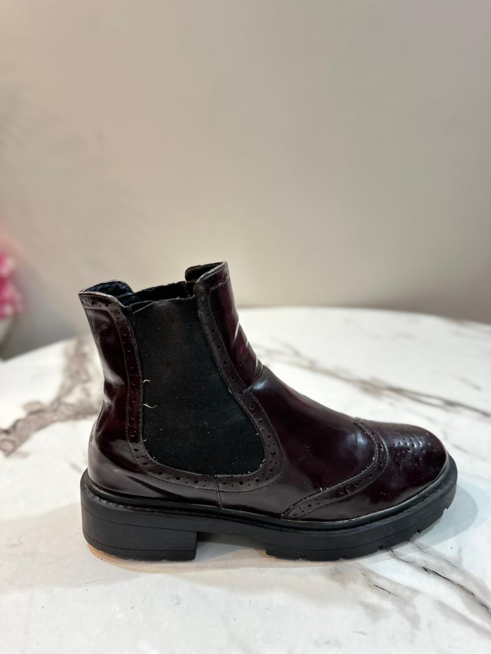 Maroon zipper ankle boot (Lilly Rose)