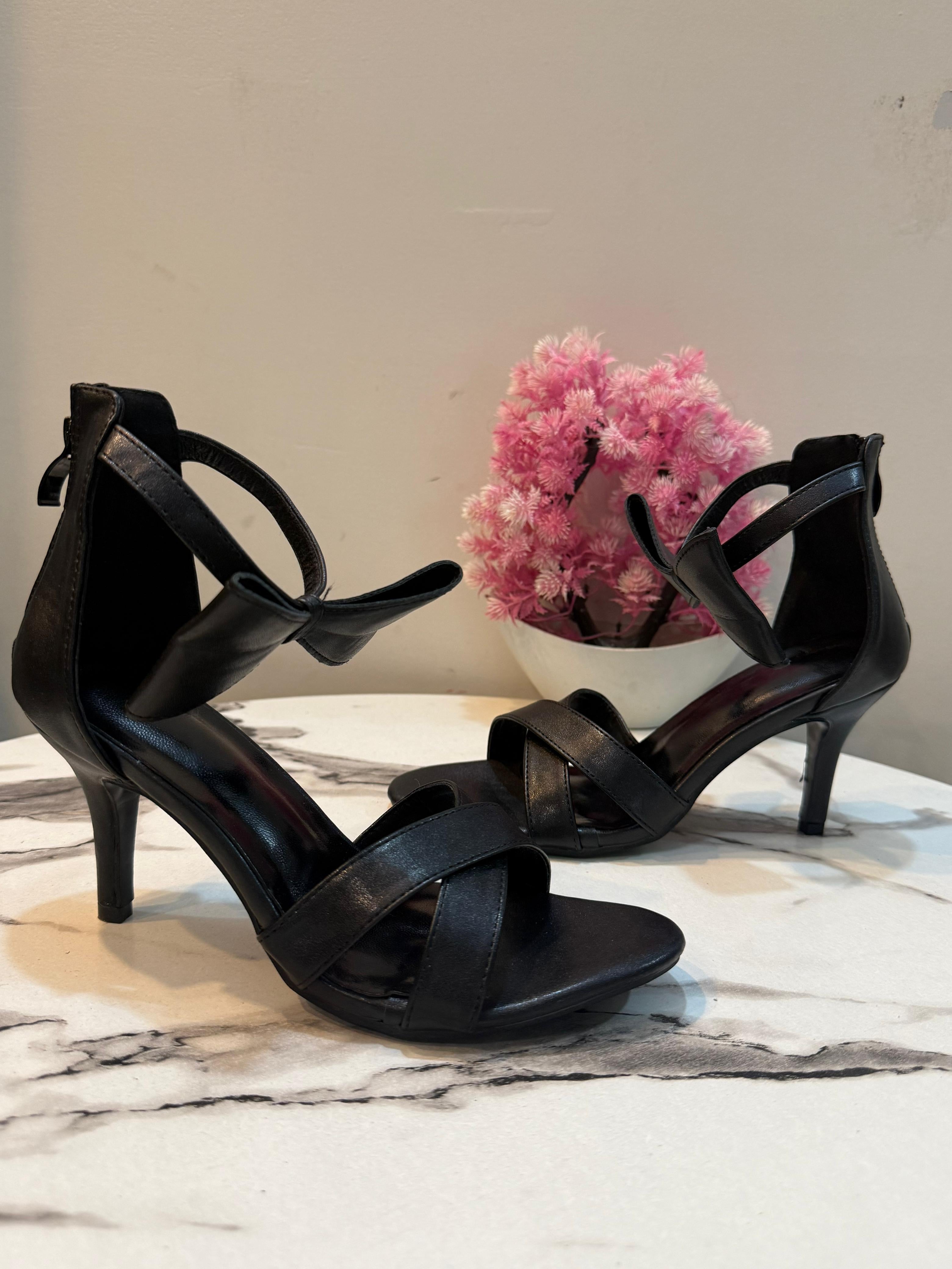 Black bow kitten heel