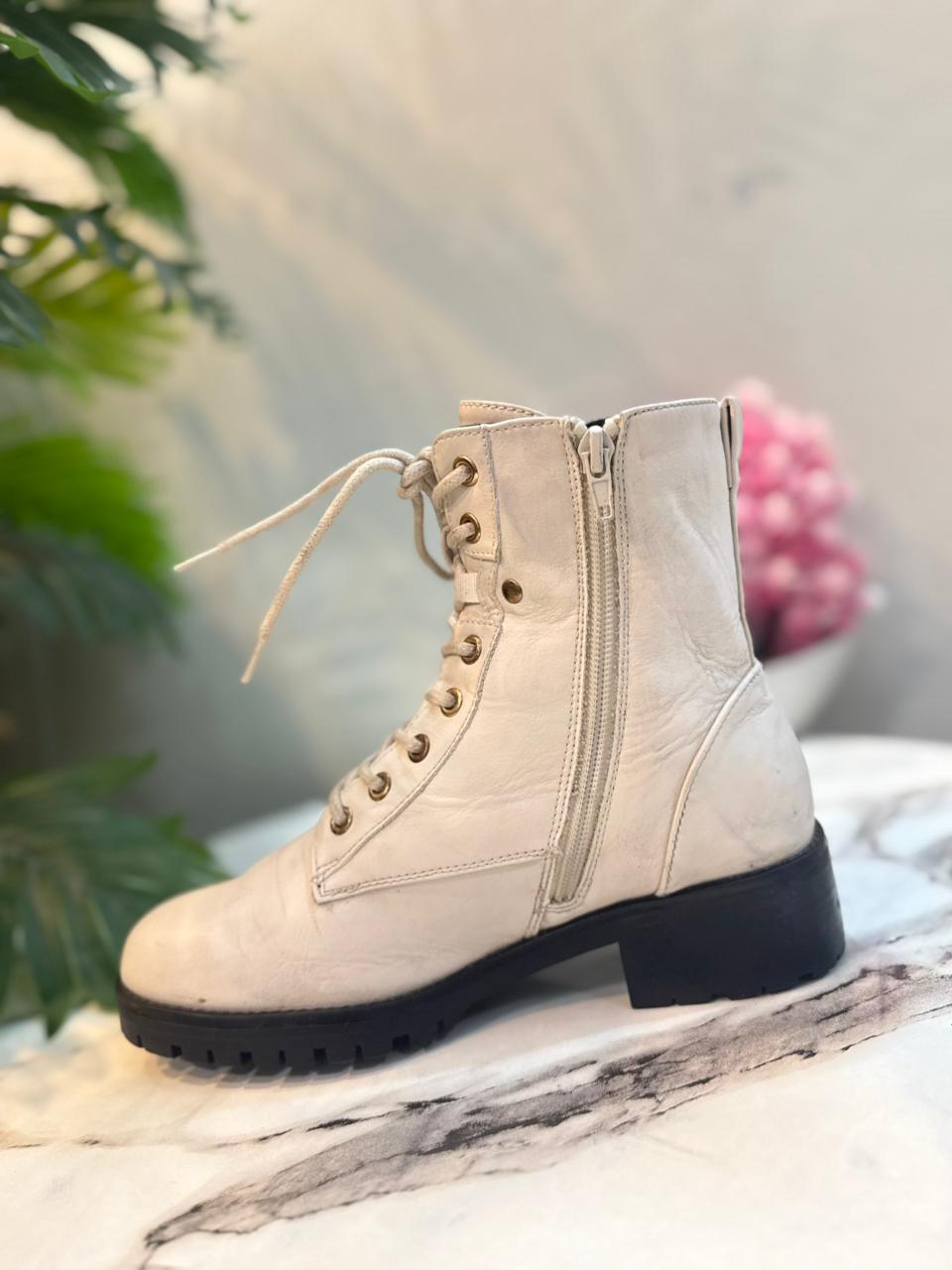 Creamy white leather zipper lace up ankle boot (Anna field)