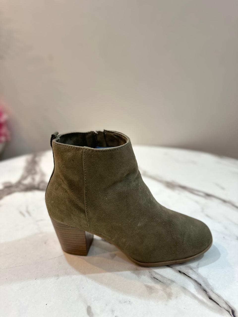Olive suede zipper ankle boot (Old navy)