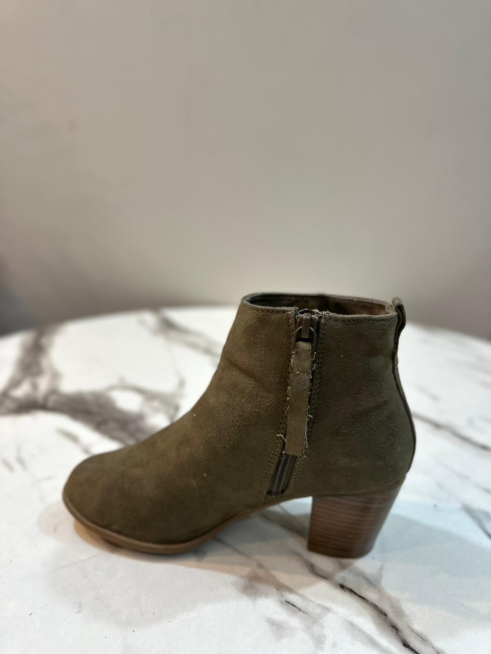 Olive suede zipper ankle boot (Old navy)