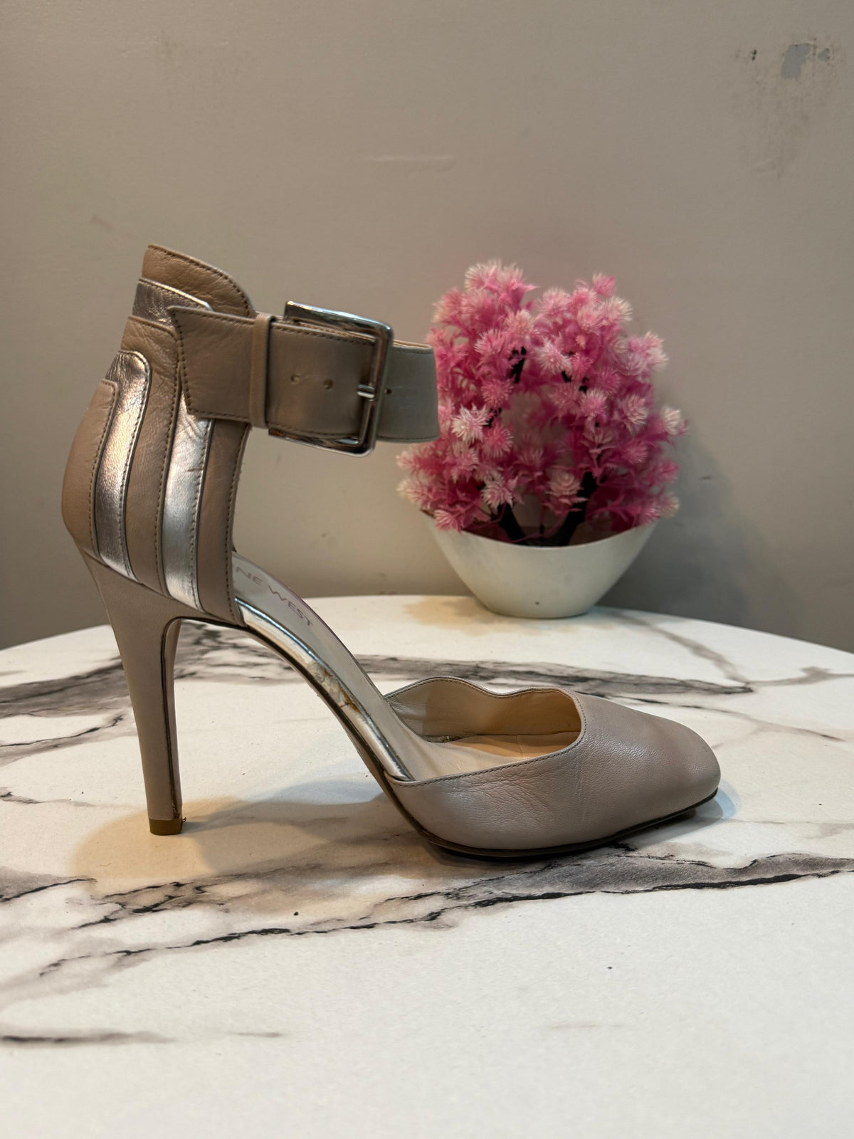 Nine west