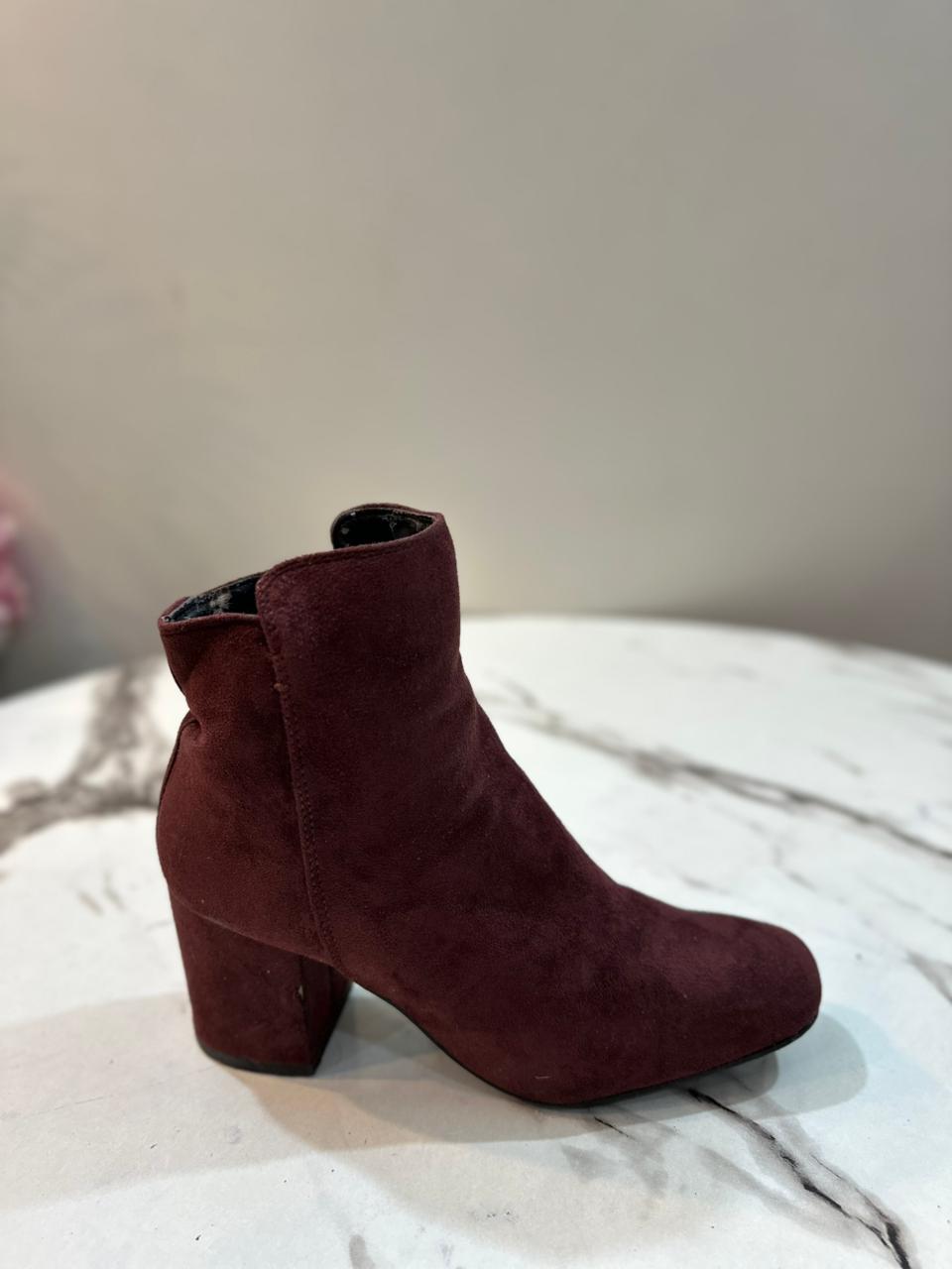 Burgundy suede zipper ankle boot (Amisu)
