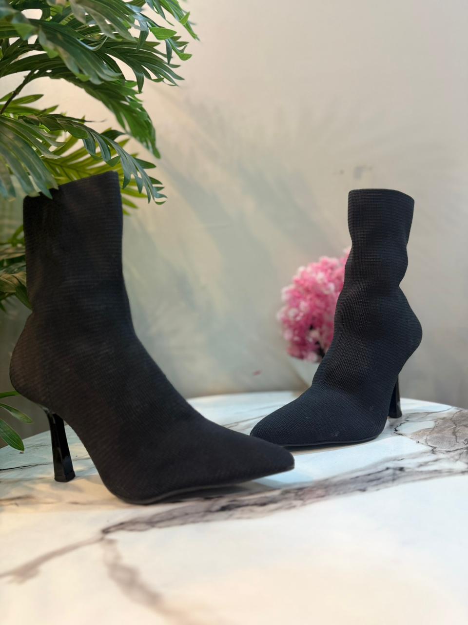 Black sock ankle boot (Lefties)