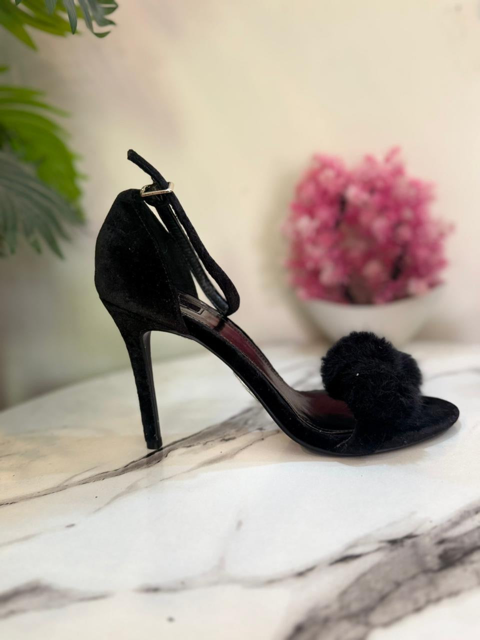 Black pencil heel