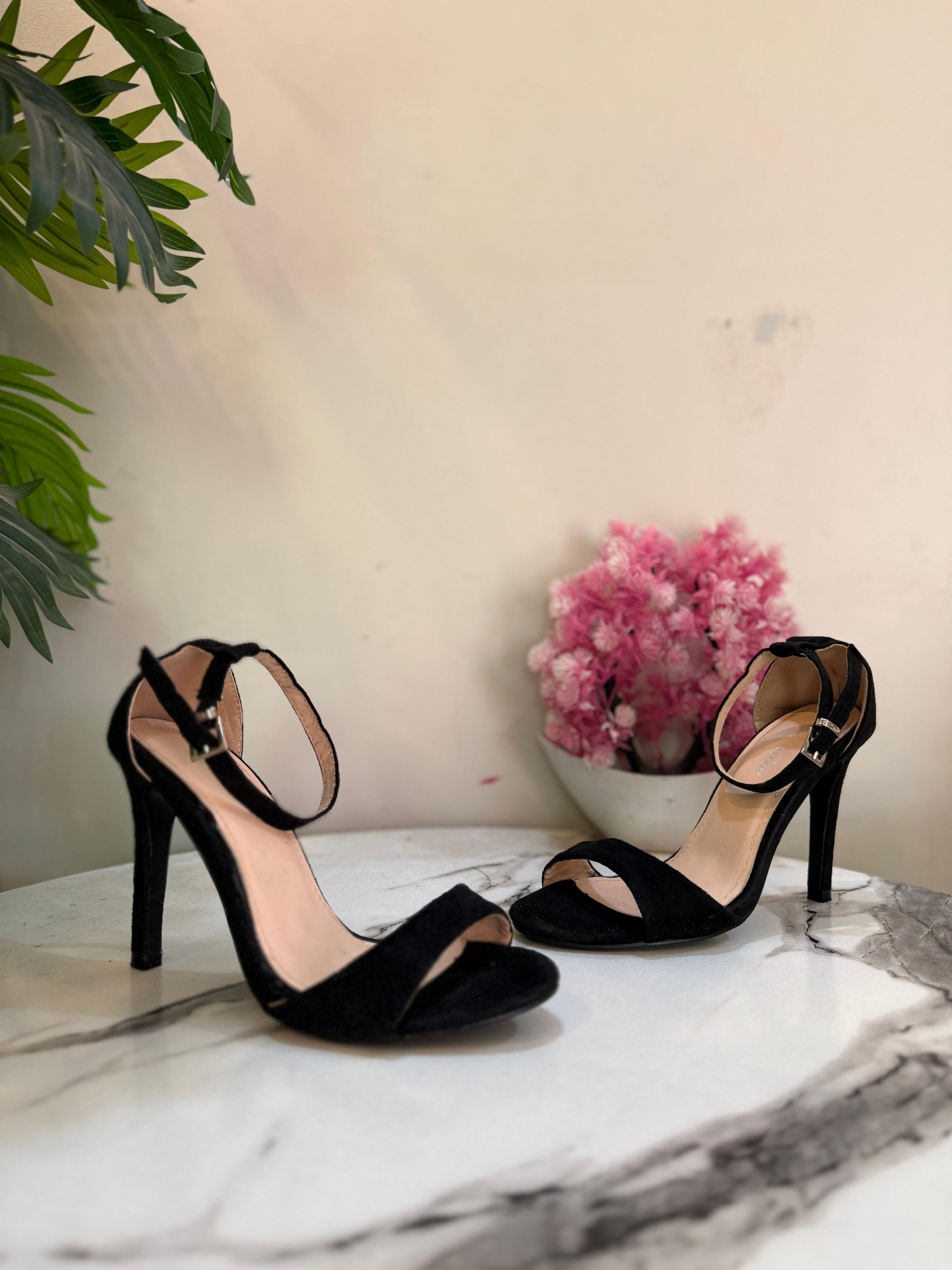 Black pencil heel Renda