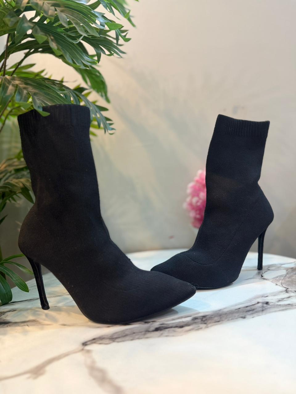 Black sock ankle boot (Cuccoo)
