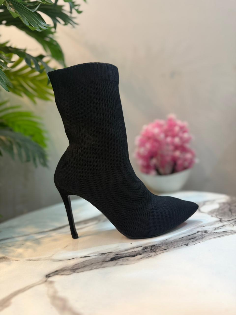Black sock ankle boot (Cuccoo)