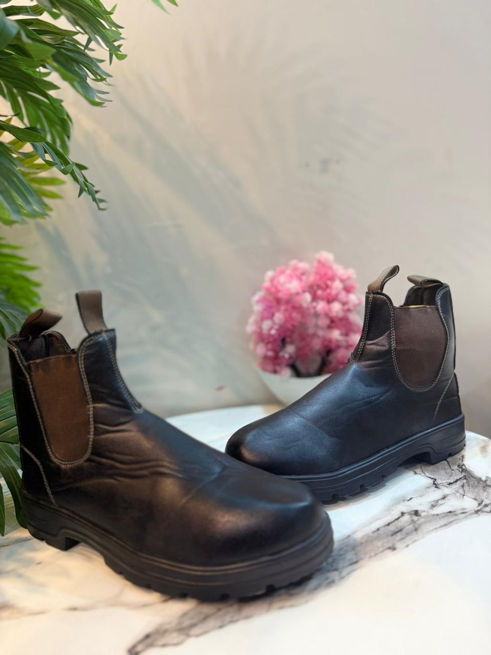 Black leather chelsea ankle boot (Unknown)
