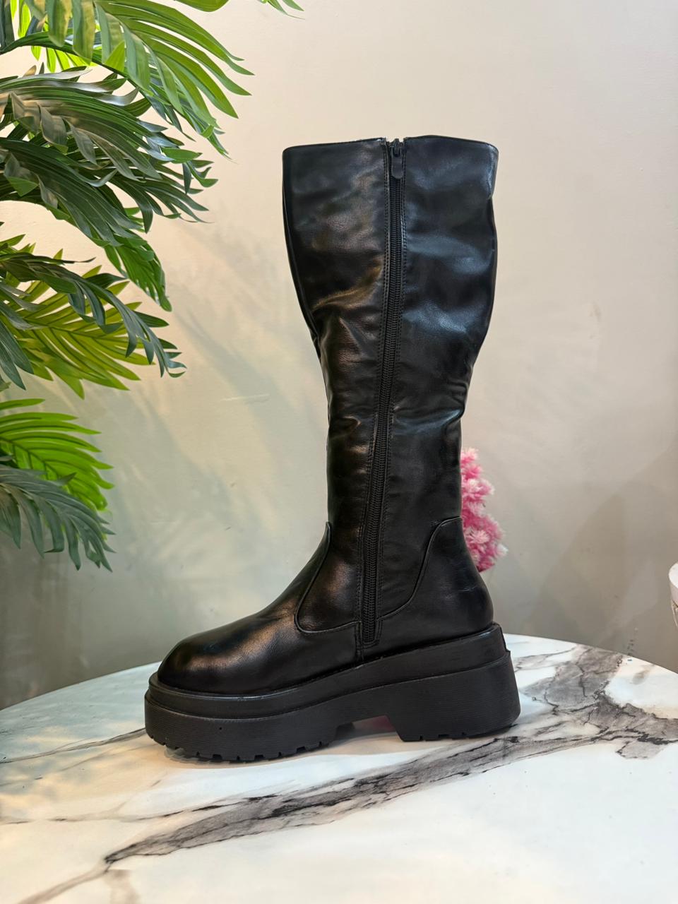black leather zipper long boot (Unknown)
