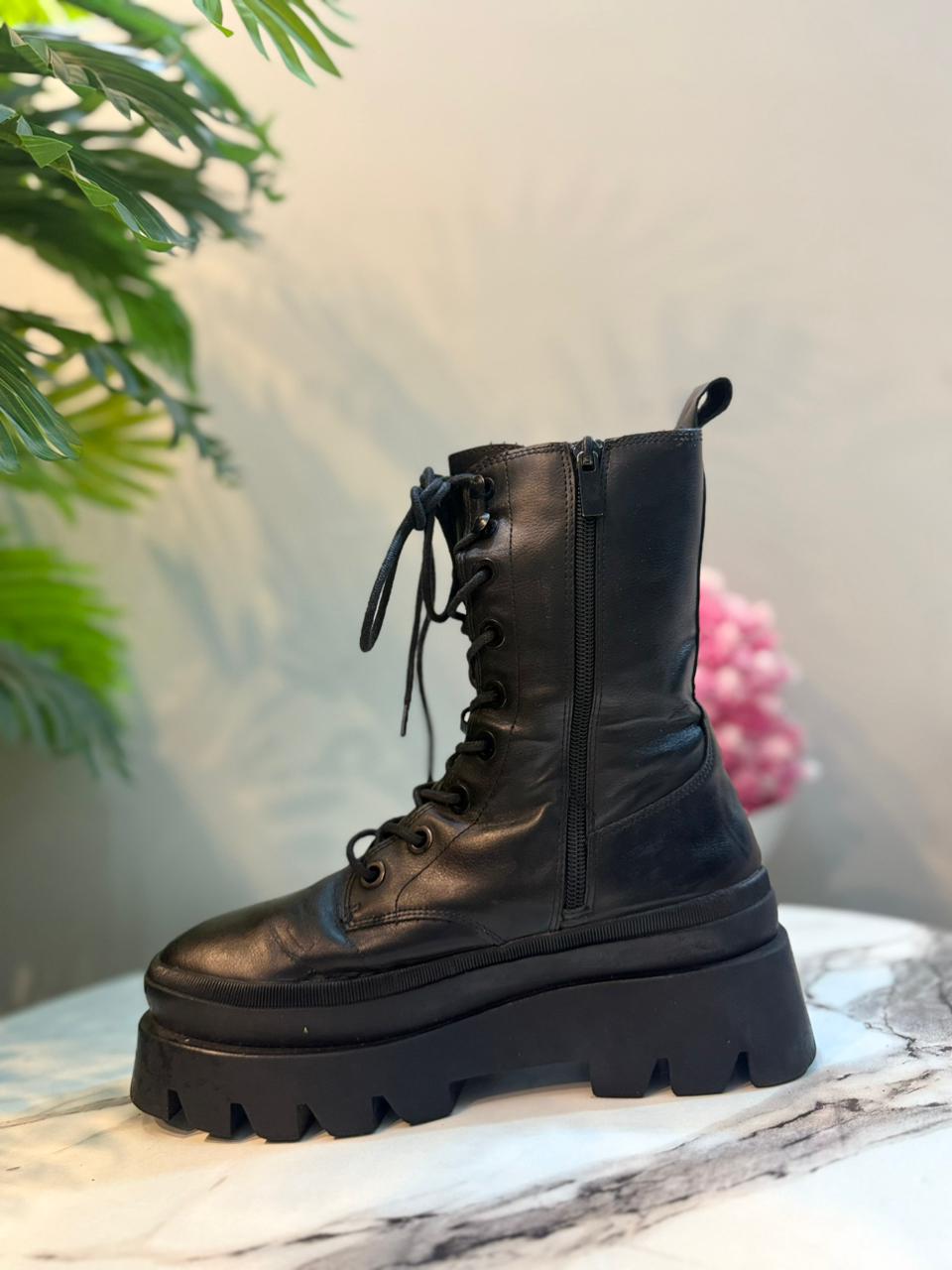 Black leather zipper lace up ankle boot (Stradivarius)