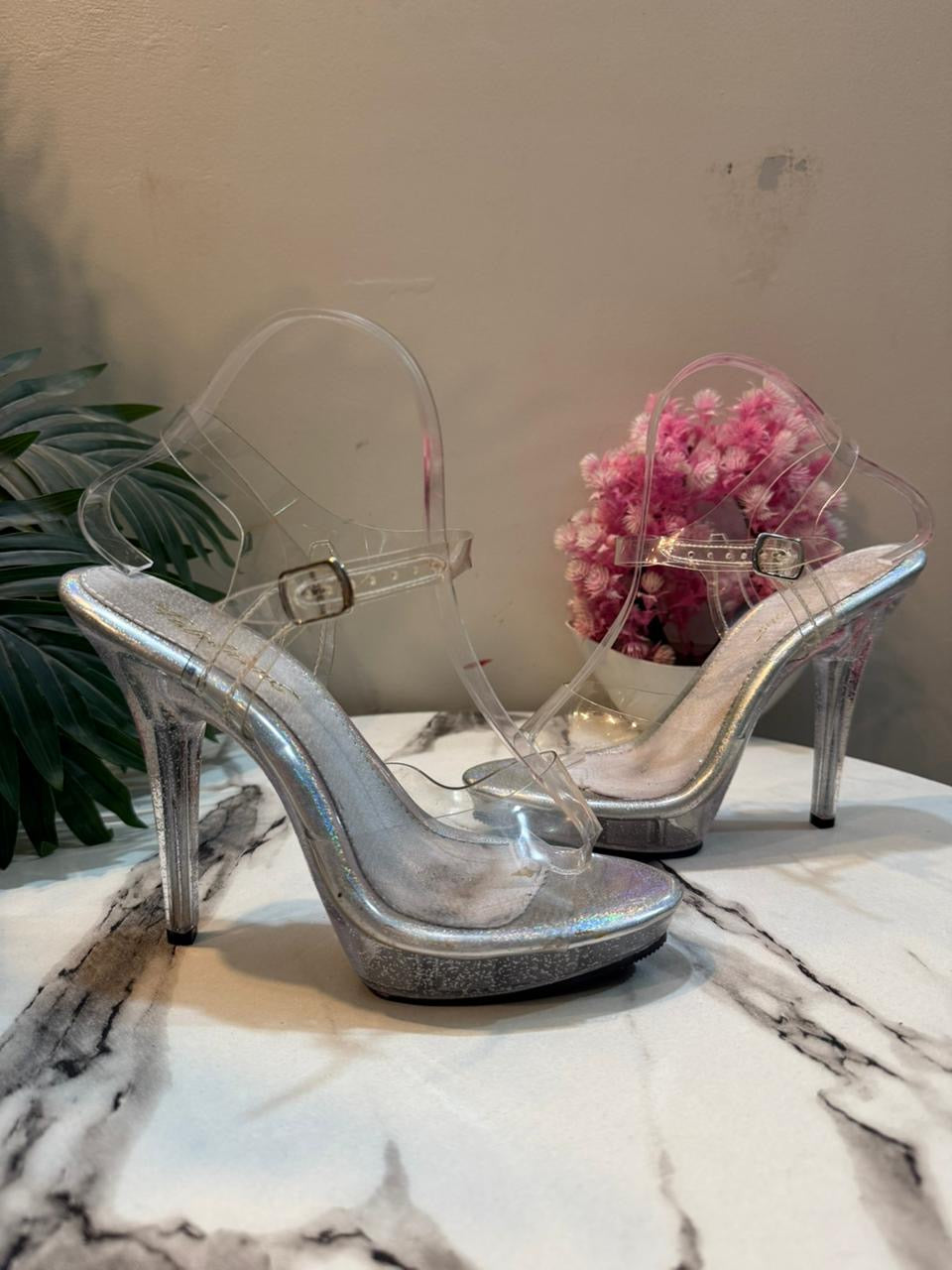 Transparent pencil heel