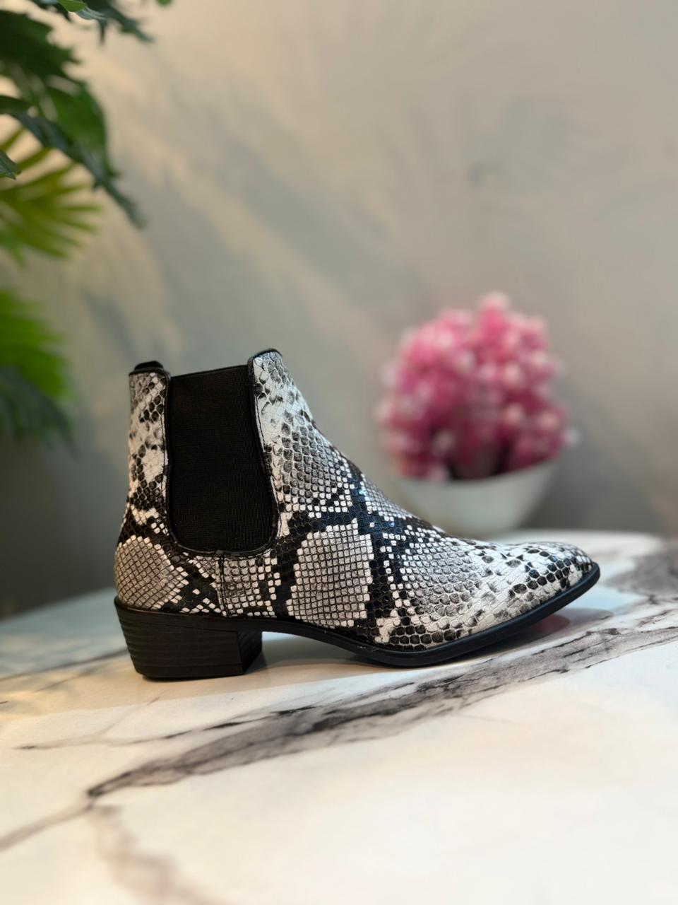 Snake print leather ankle boot (Catwalk)