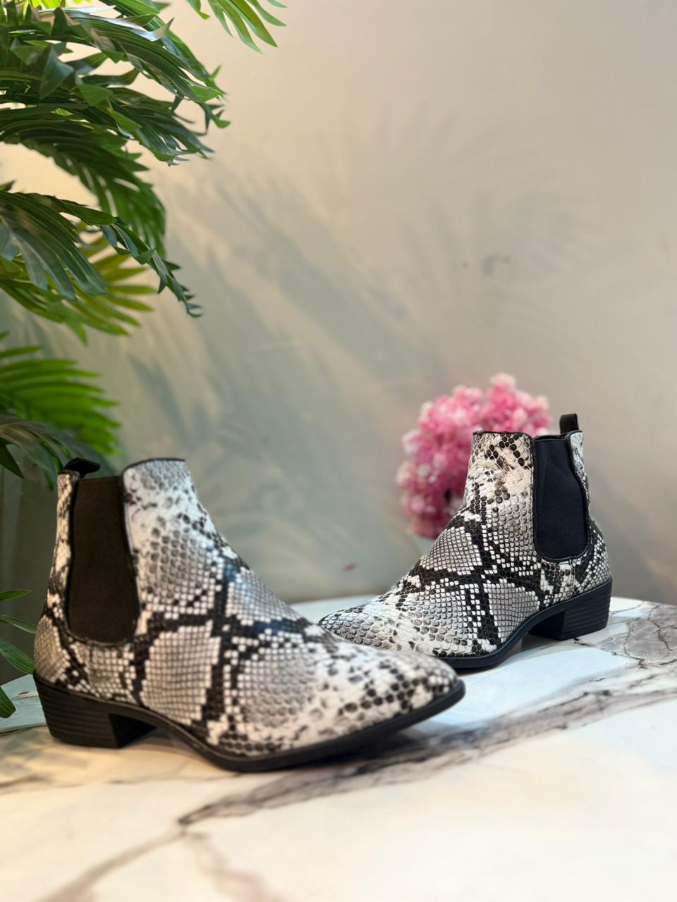 Snake print leather ankle boot (Catwalk)