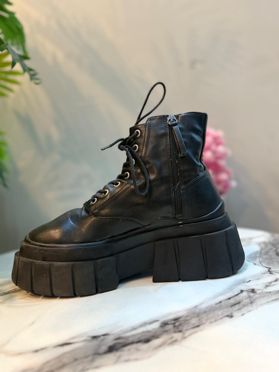 Black leather zipper lace up ankle boot (Bershka)