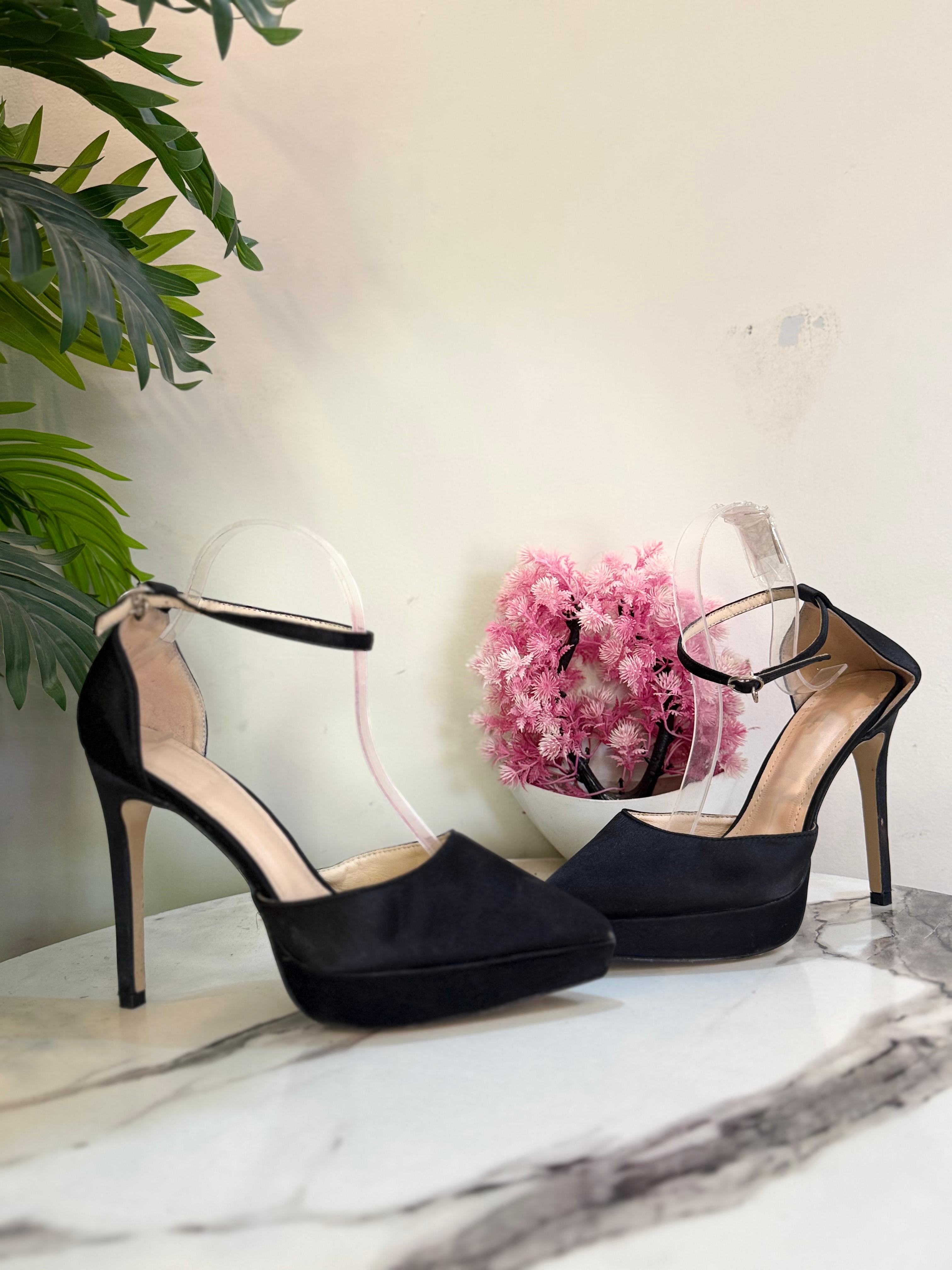 Black coat shoes