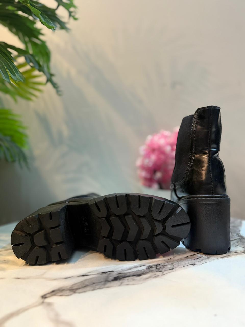 Black leather ankle boot (Unknown)