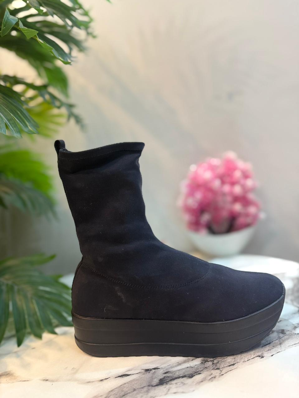Black ankle boots (Vagabond)