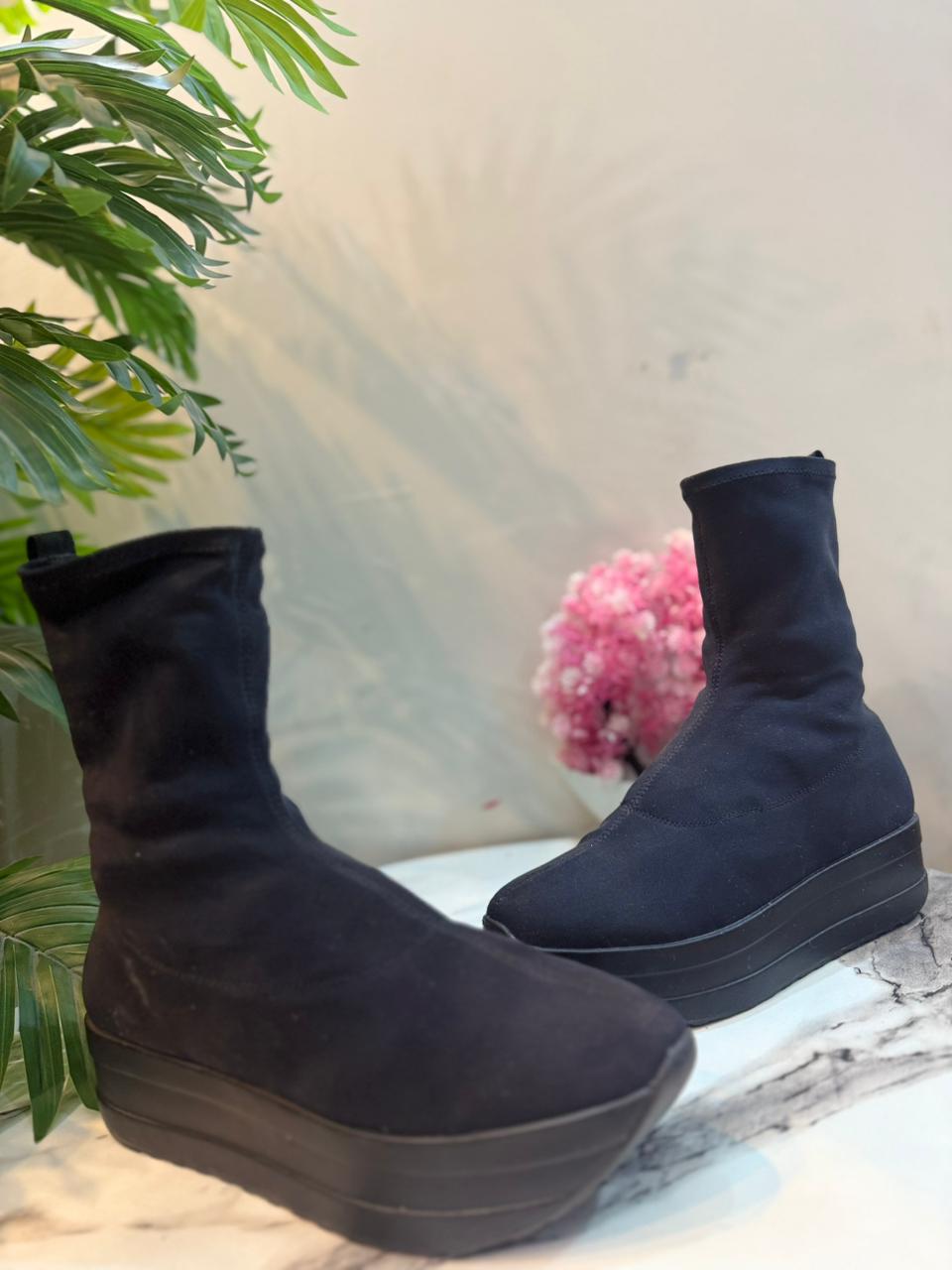 Black ankle boots (Vagabond)