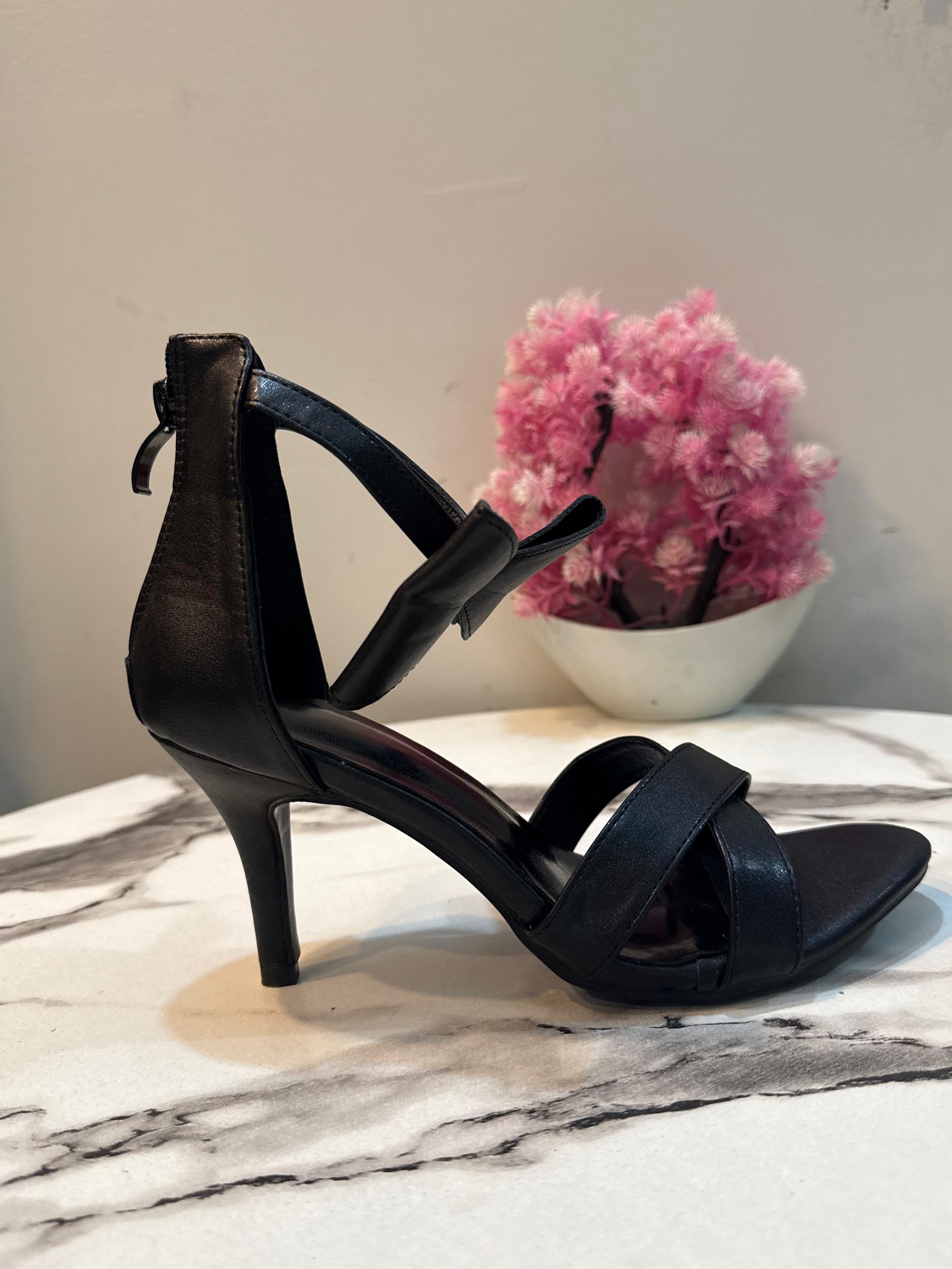 Black bow kitten heel