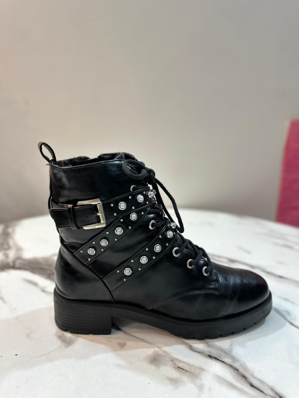 Black leather zipper lace up ankle boots (primark)
