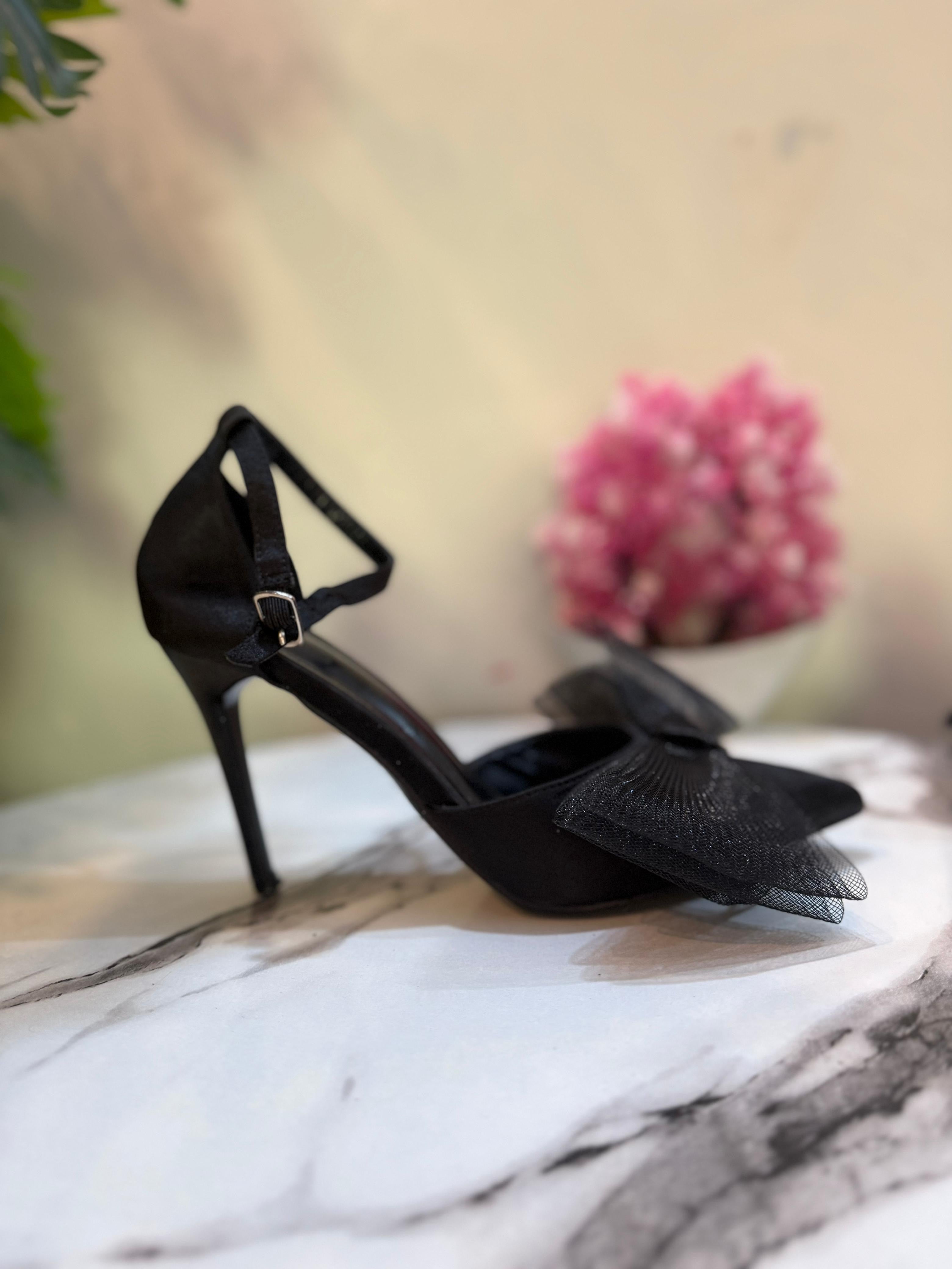 Black coat shoes with bow