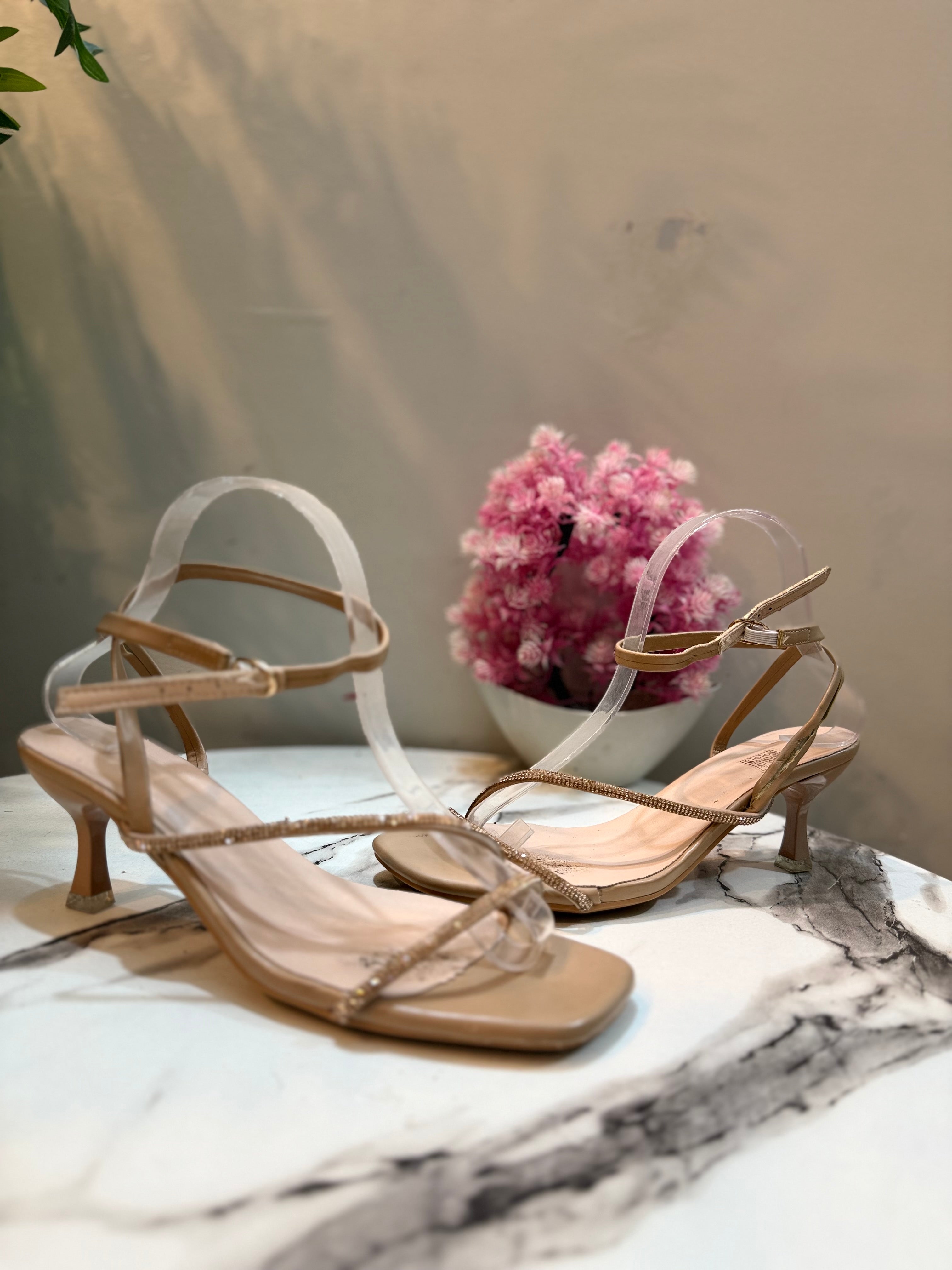 Beige heel