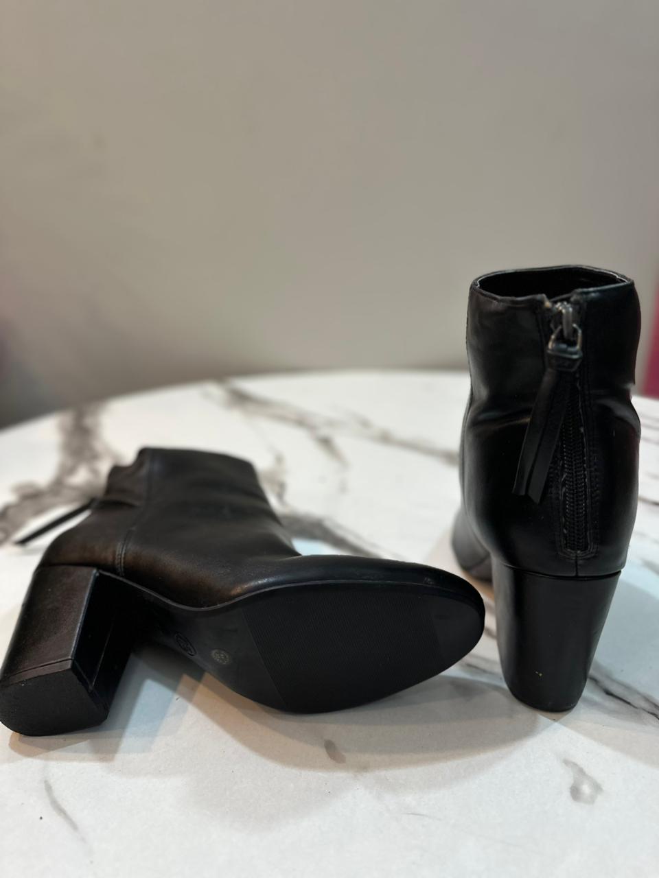 Black leather back zipper ankle boot (Worthington)