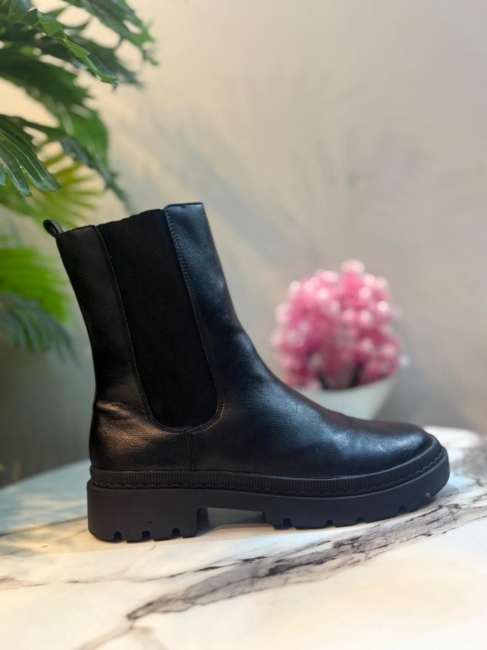 Black suede ankle boot (Unknown)