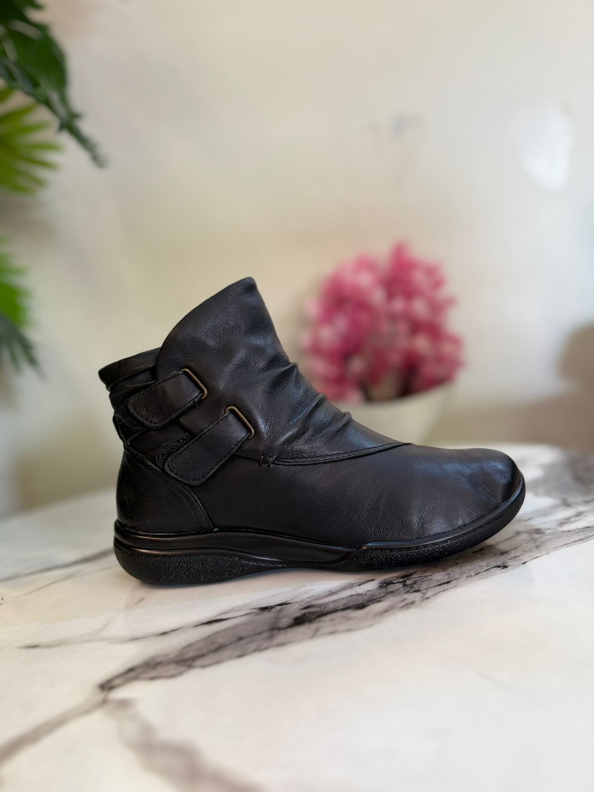 Black leather zipper ankle boot (Clarks)