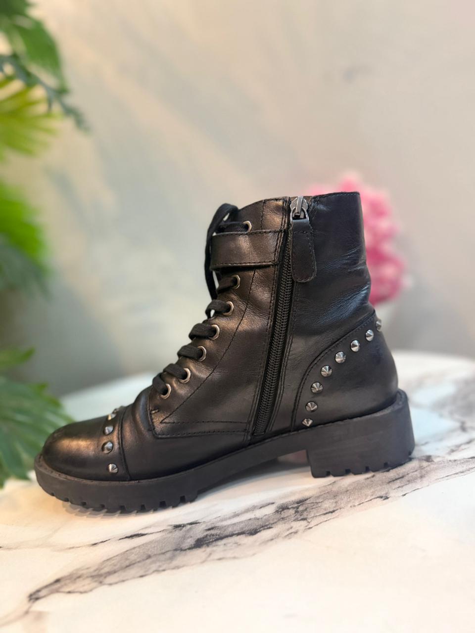 Black leather zipper lace up ankle boot (Guess)