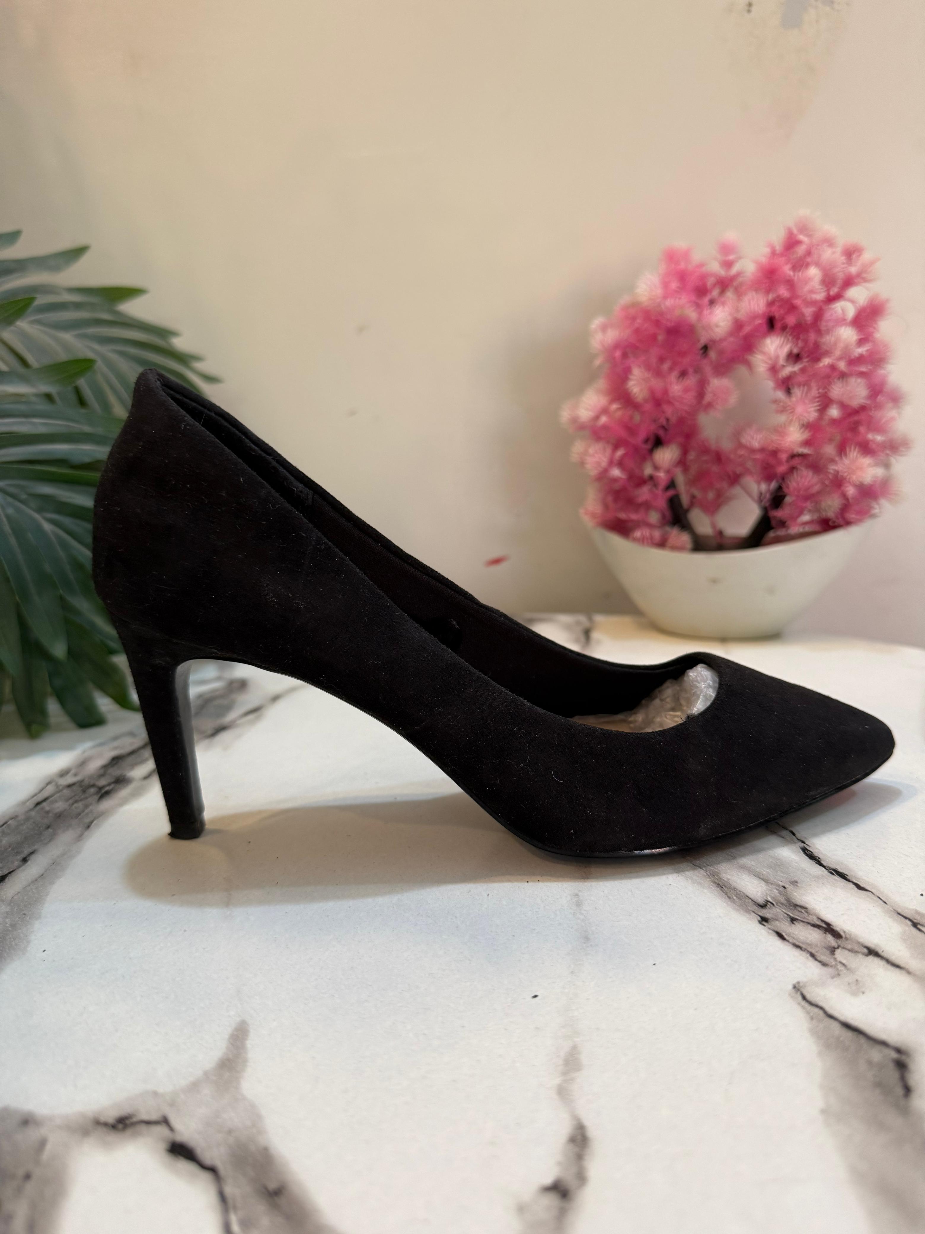Black coat shoes