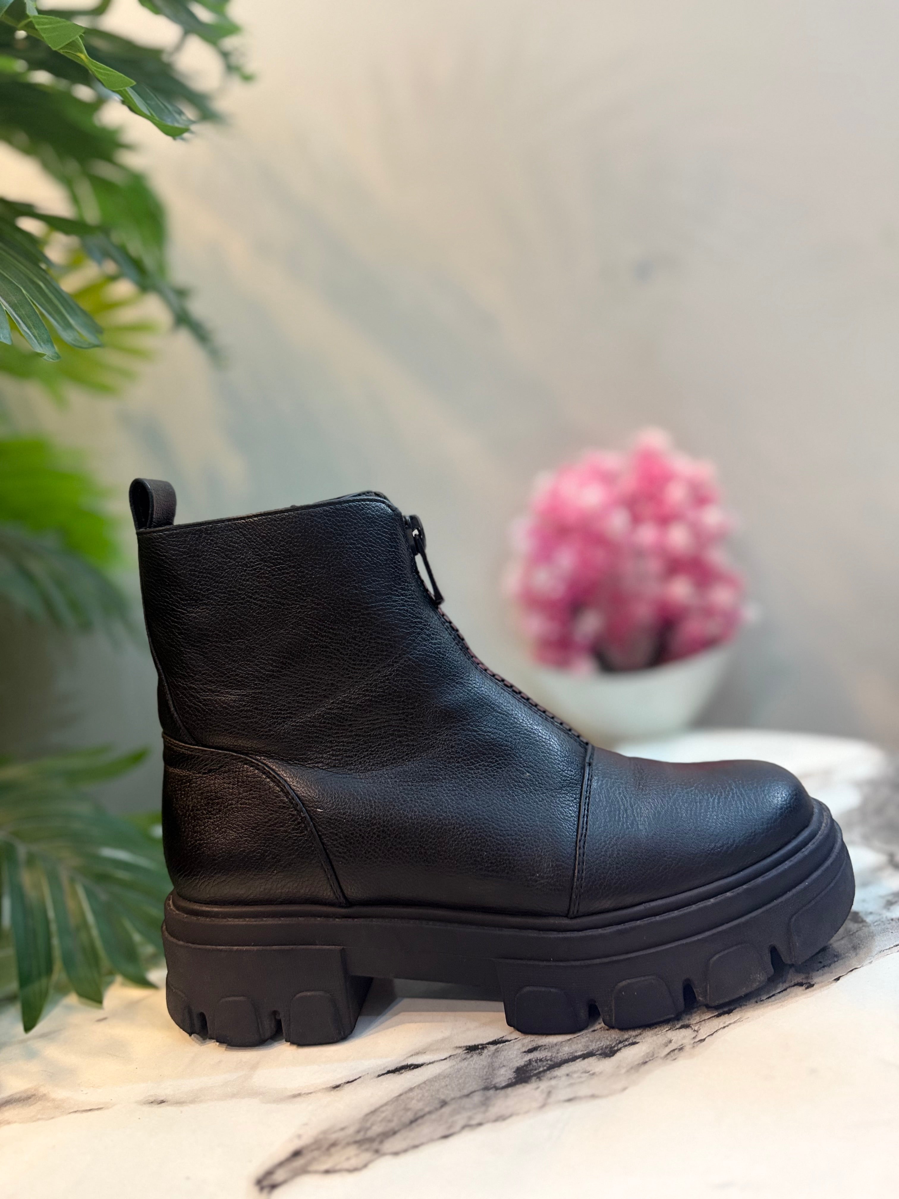 Black leather double zipper ankle boot (oniyigo)