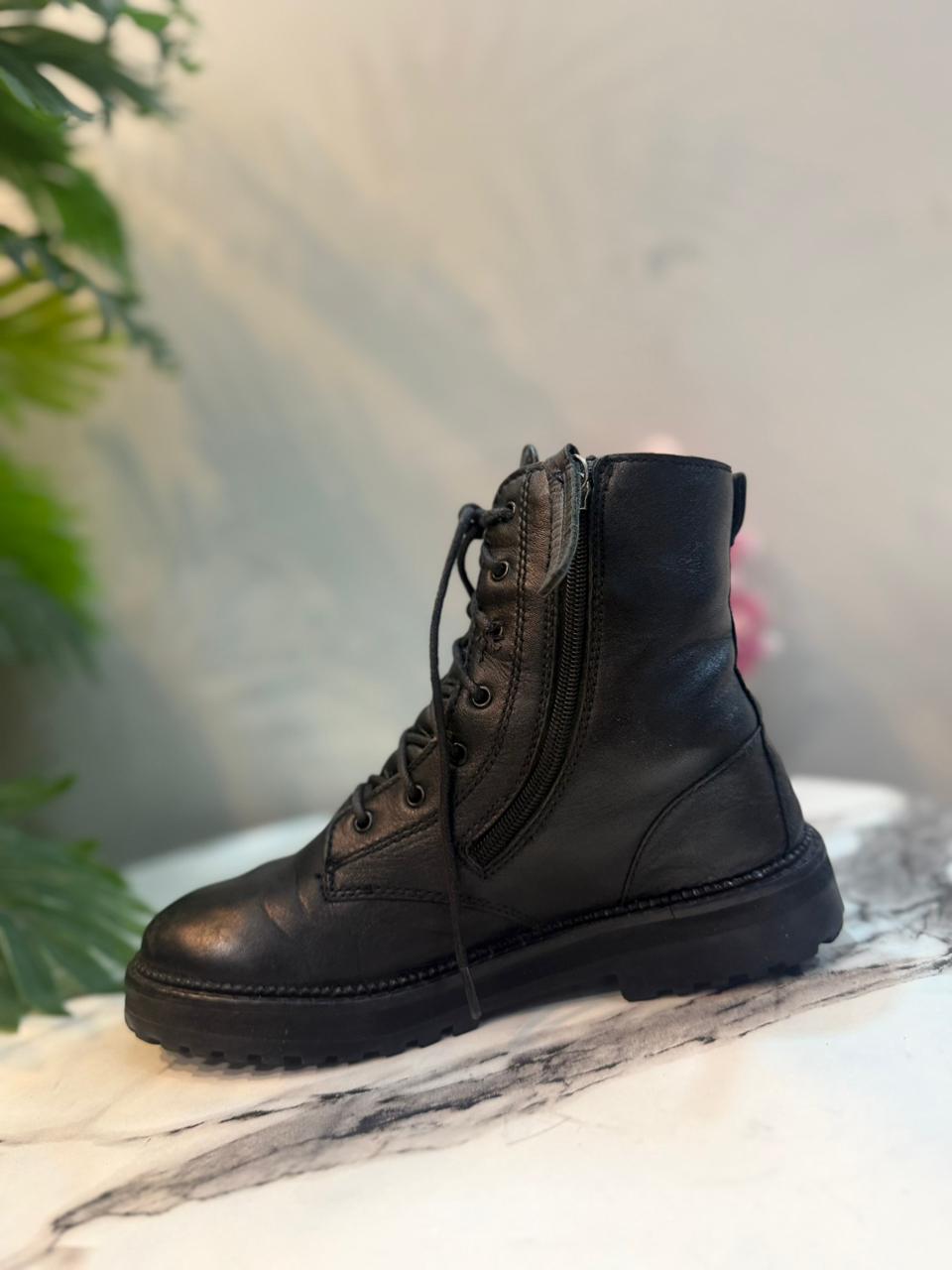 Black leather zipper lace up ankle boot (zara)