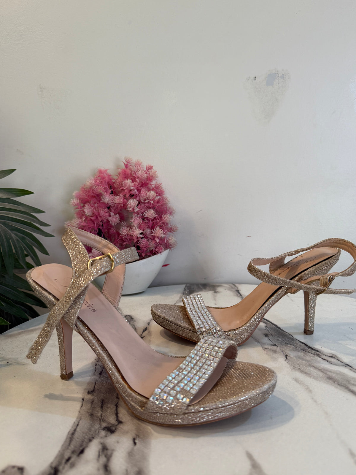 Golden pencil heel