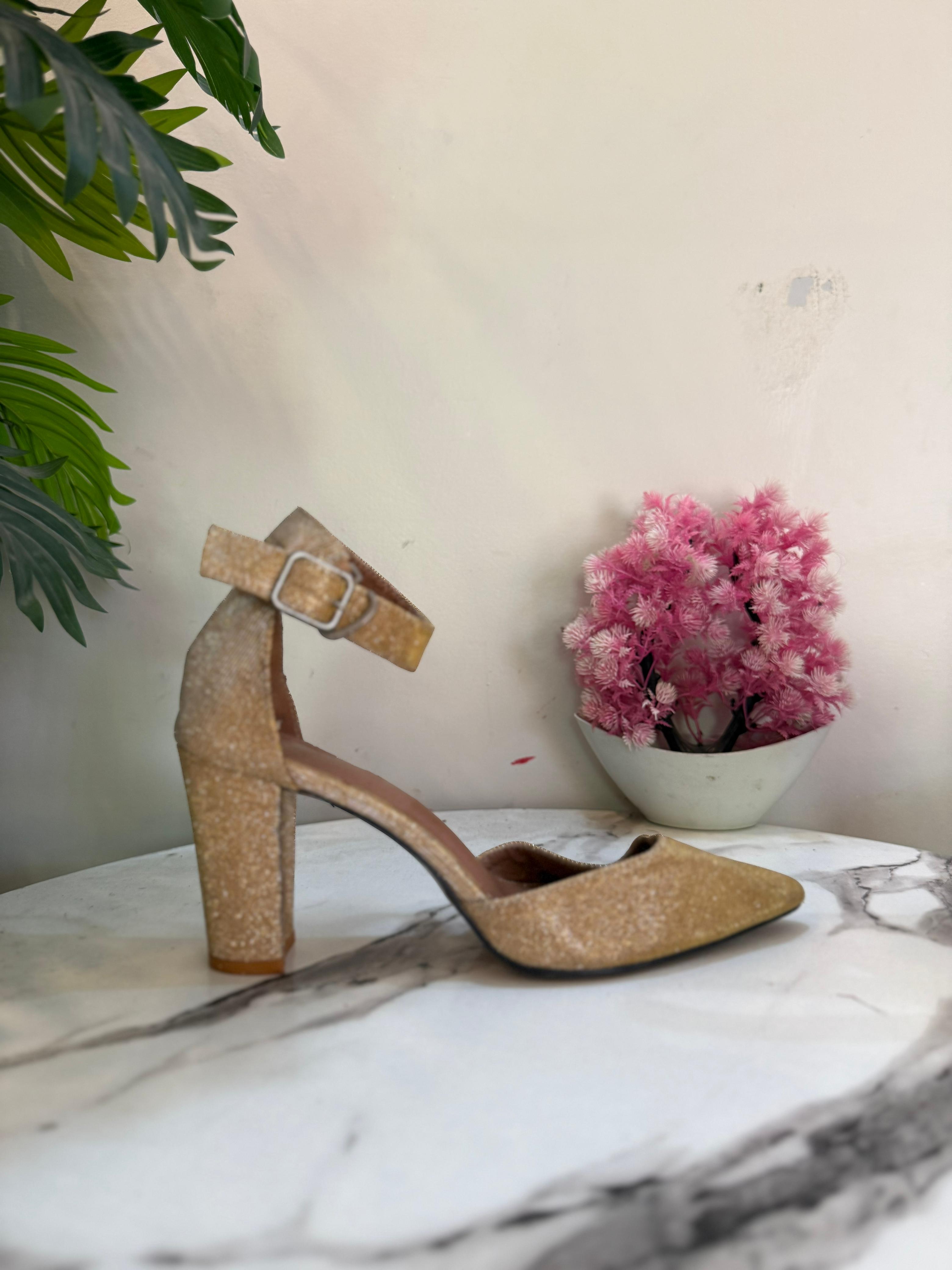 Golden coat shoes