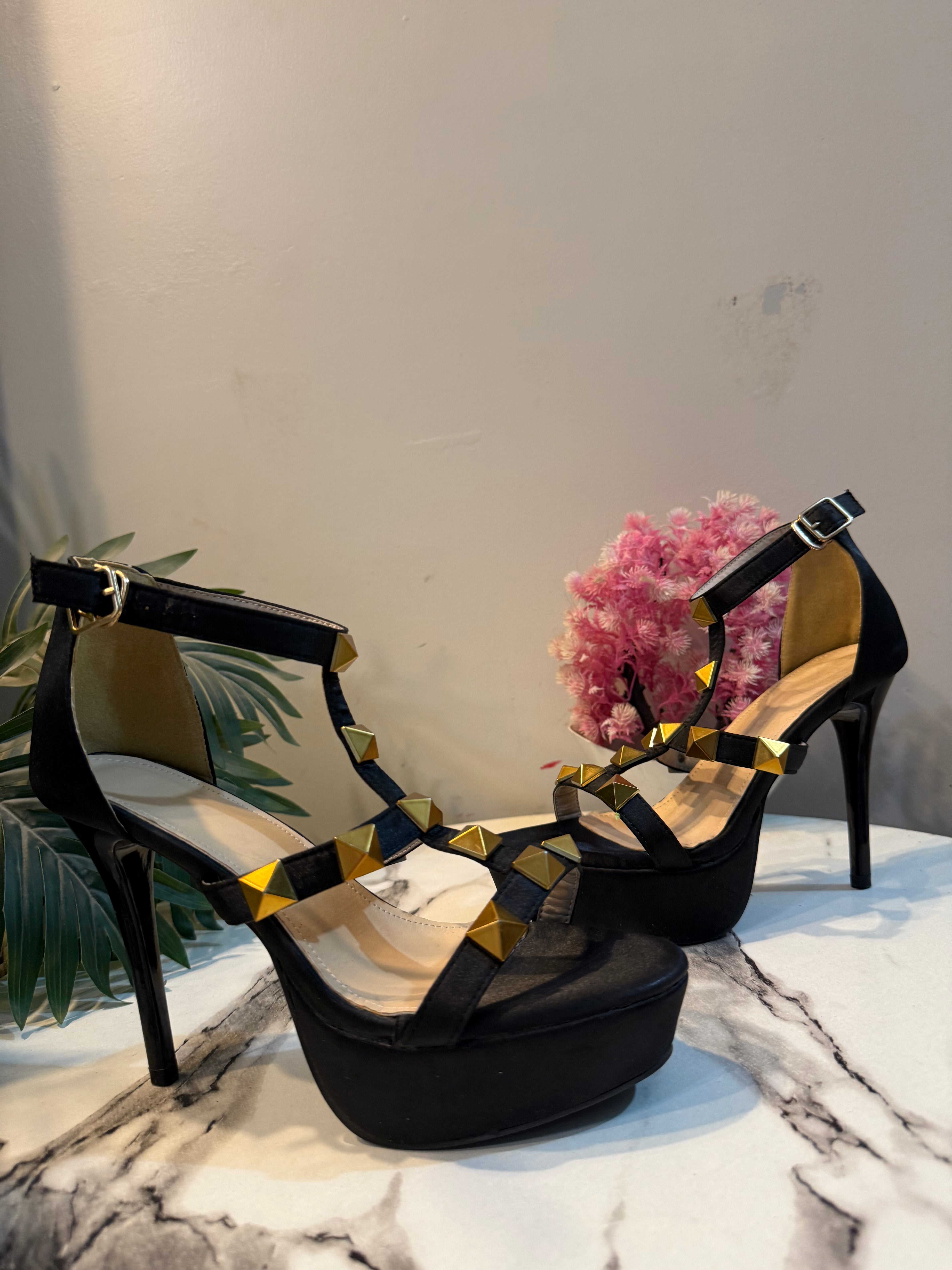 Black pencil heel