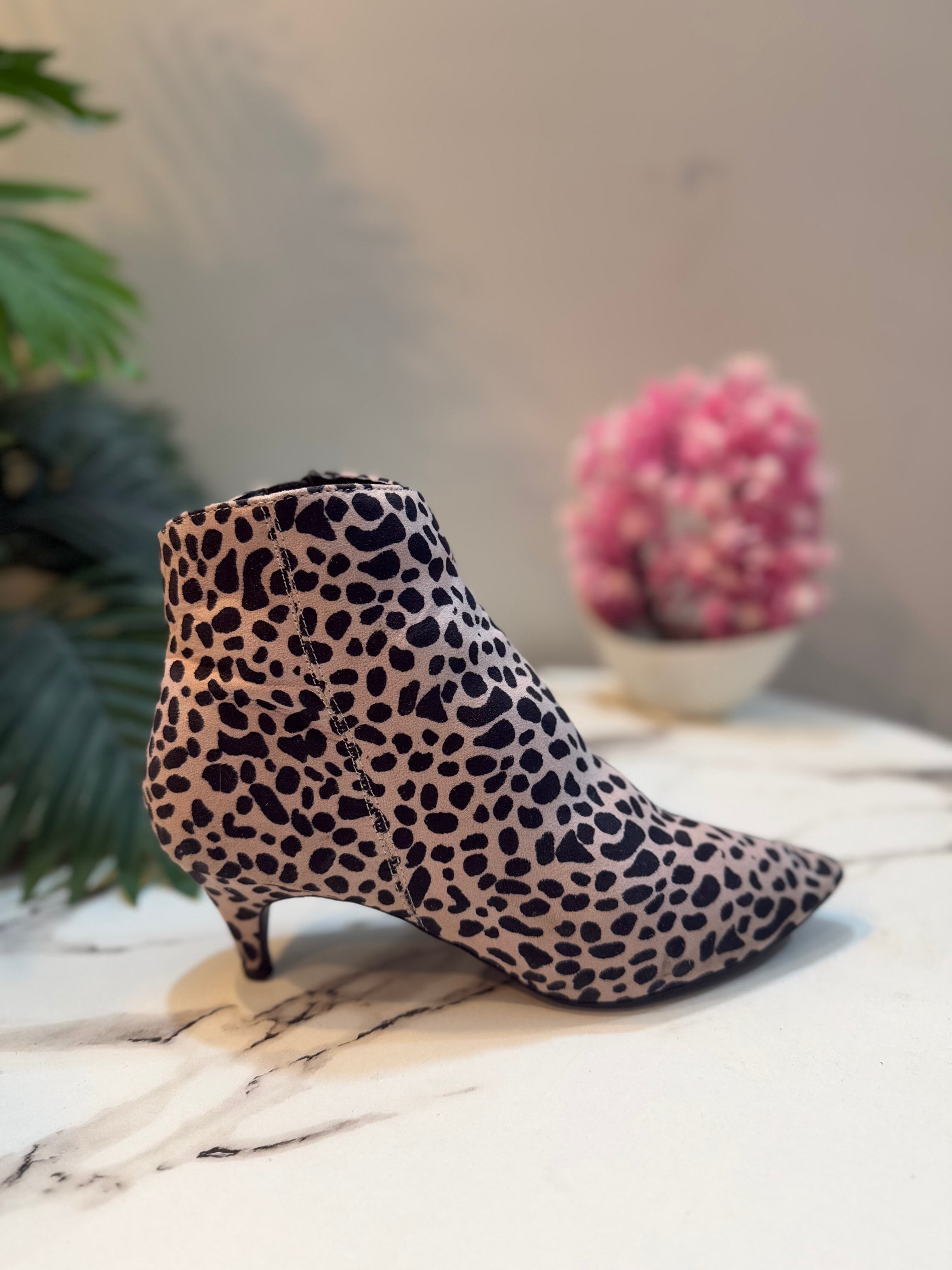 Suede leopard print zipper ankle boot (qupid)