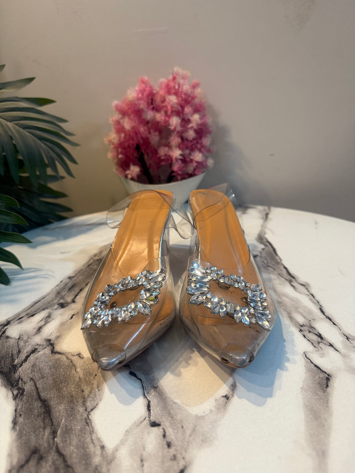 Transparent heel