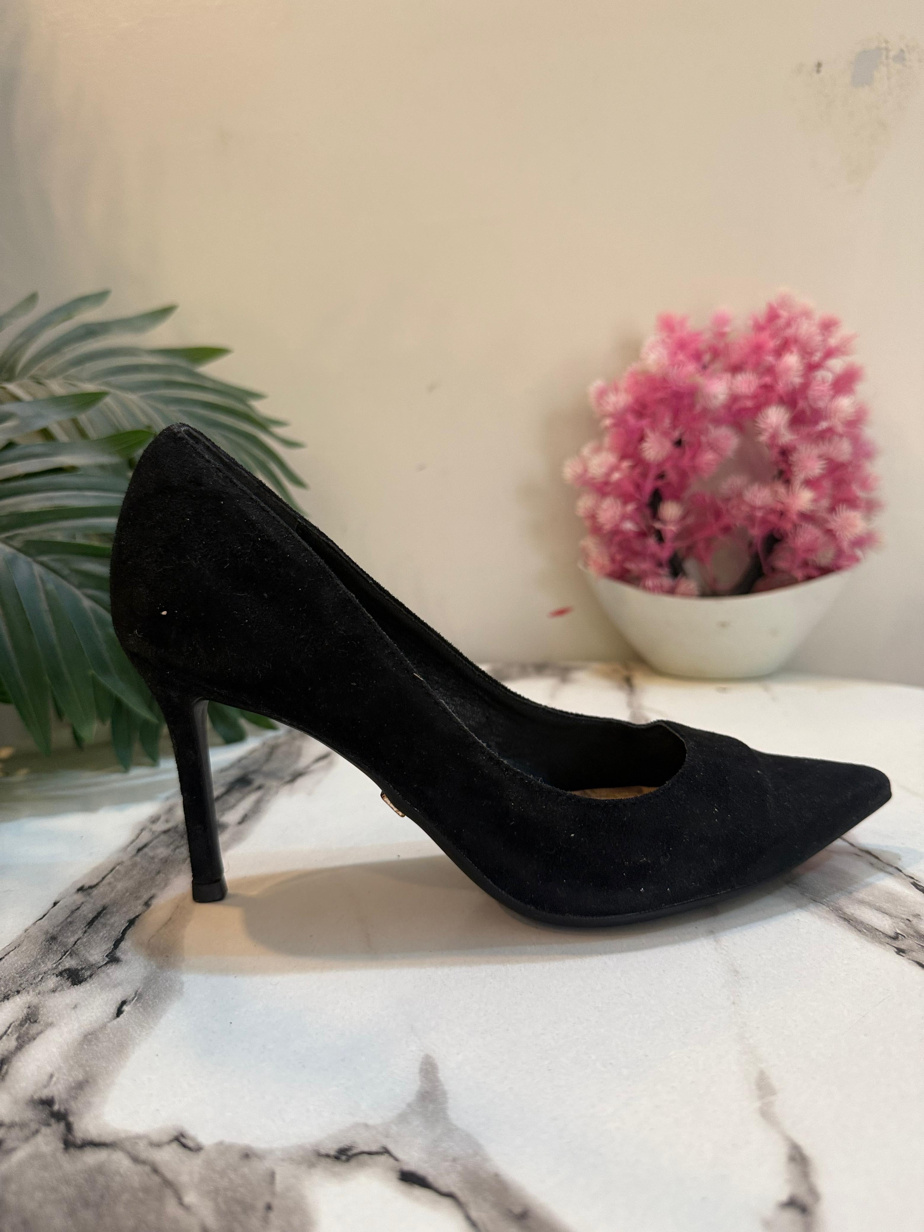 Black coat shoes