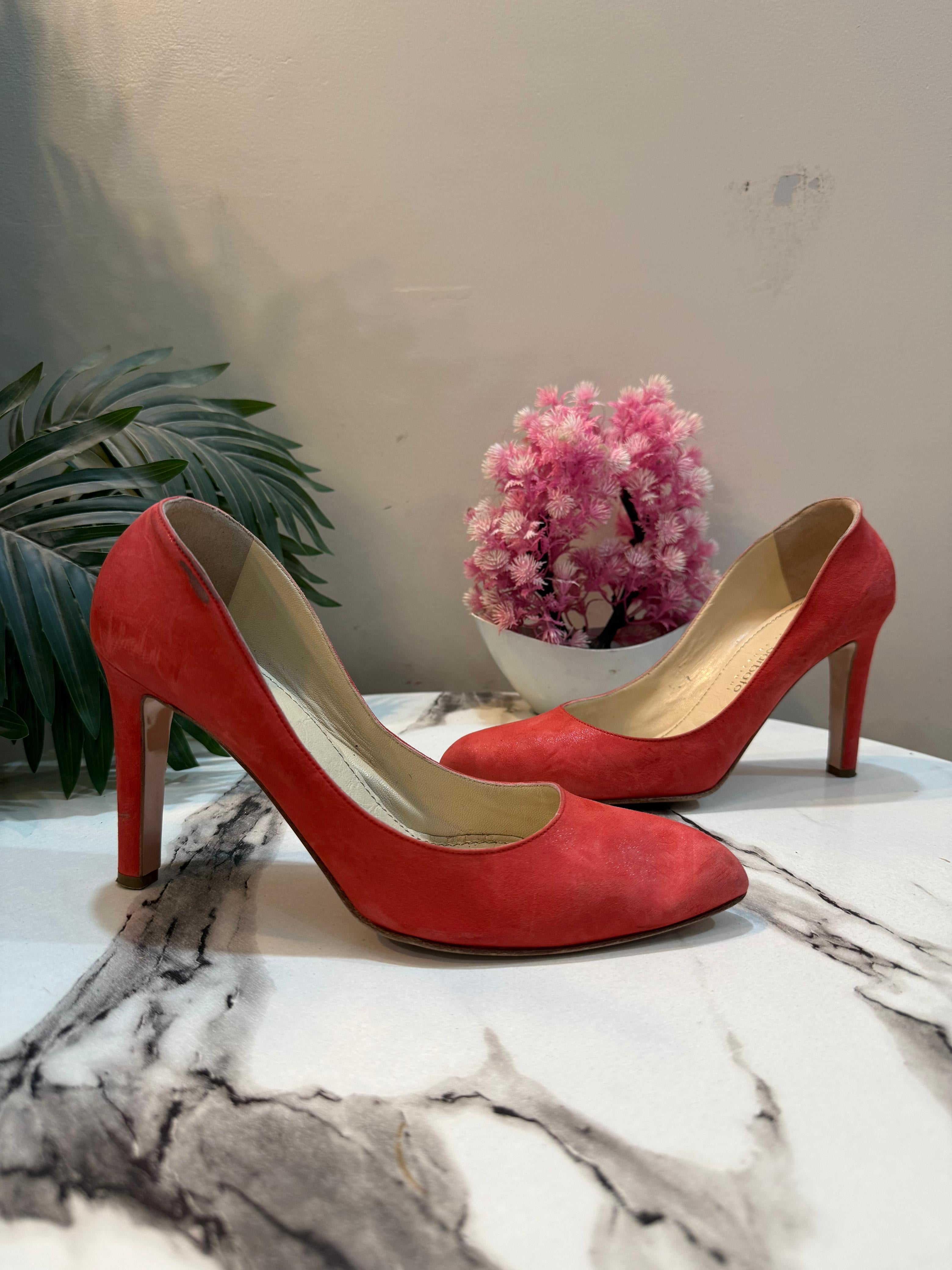 Pink coat shoes