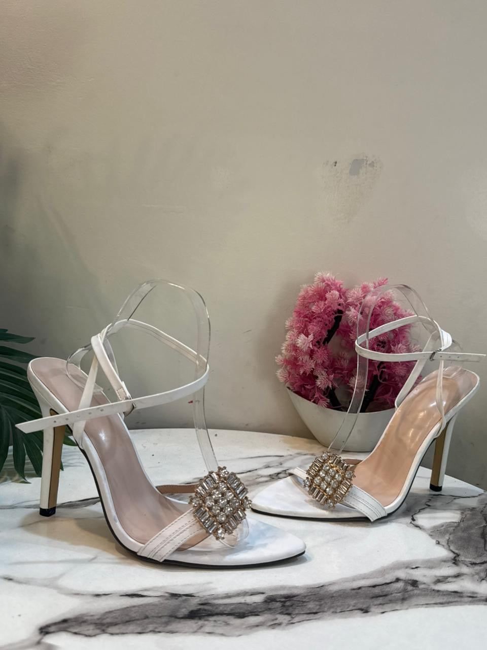 White pencil heel