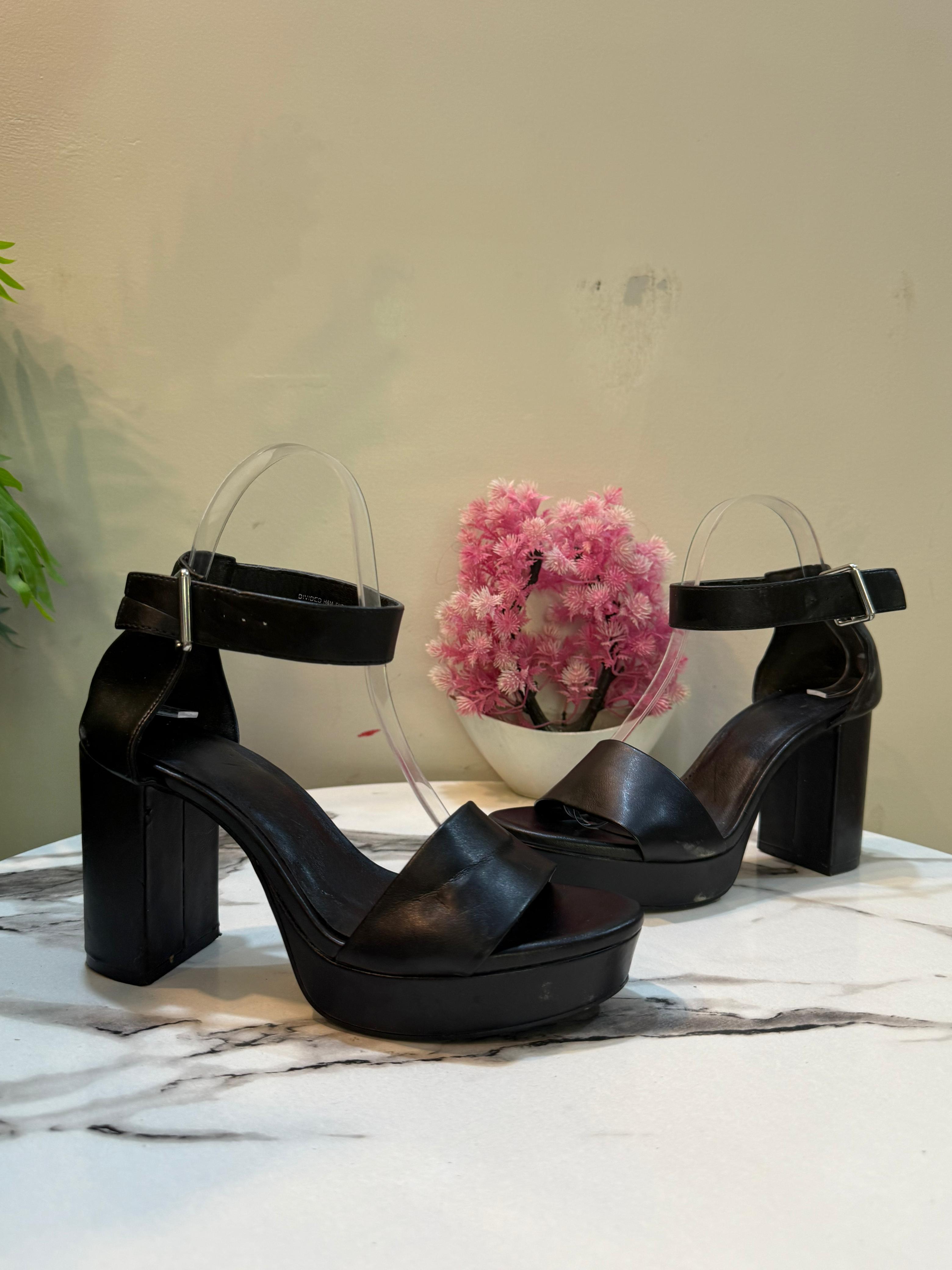 Black block heel