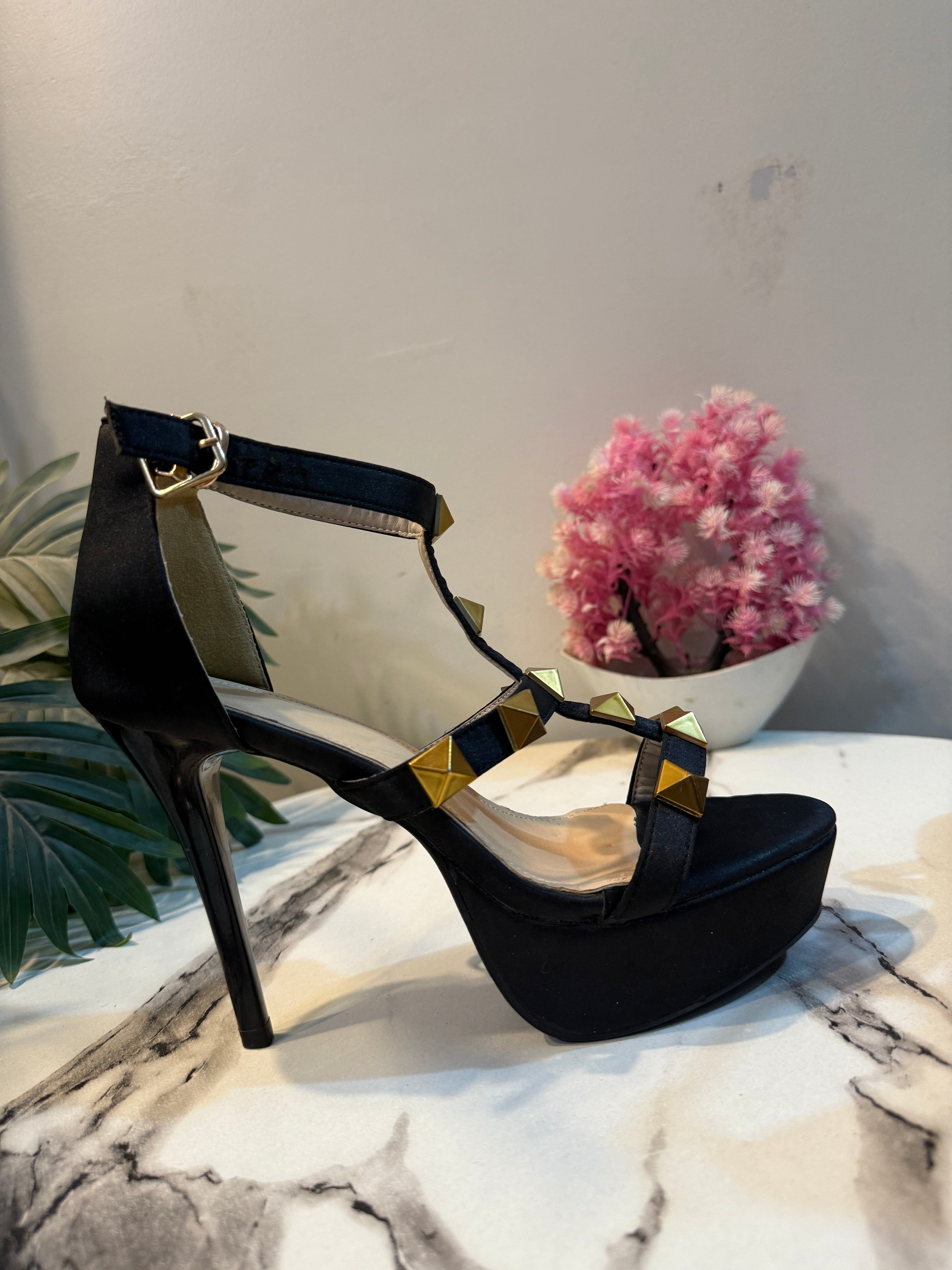 Black pencil heel