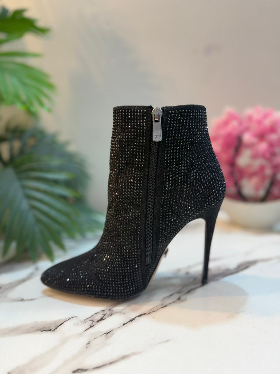 Fully sequinned black heeled boot (Primadonna)