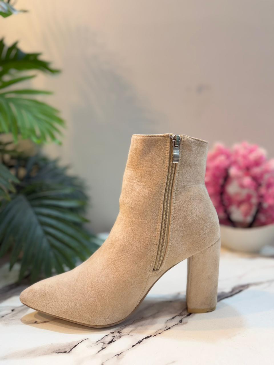 Skin suede ankle zipper boot(Unknown)