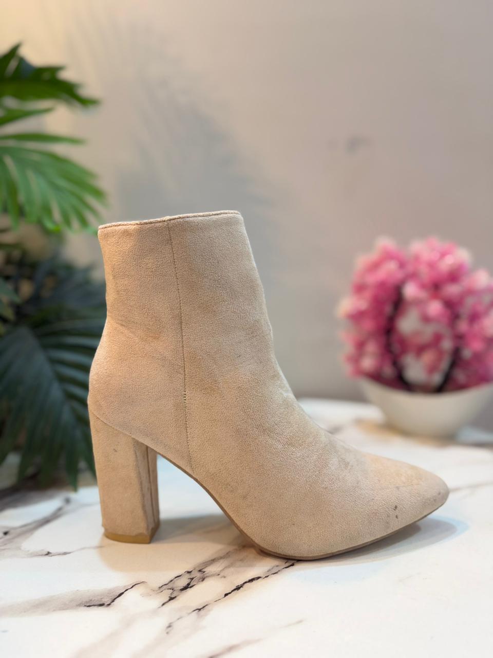 Skin suede ankle zipper boot(Unknown)